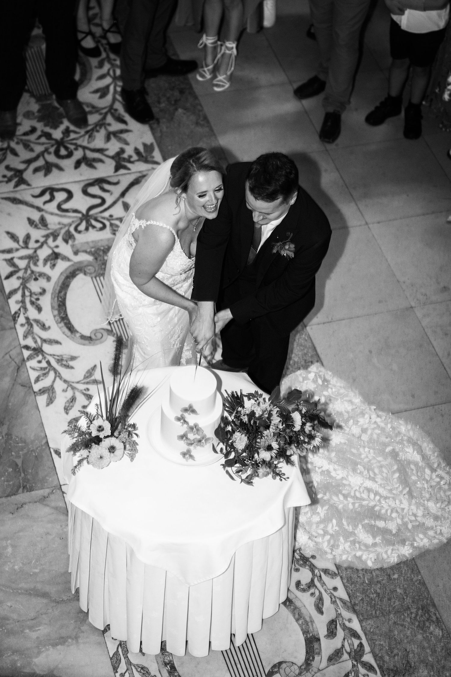 Harlaxton Manor wedding photographer. Harlaxton Manor wedding photographer. Halaxton Manor wedding.