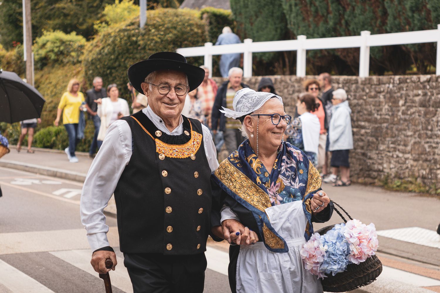 Photographe de noces bretonnes comme un mariage mais en Bretagne, Beuzec-Conq