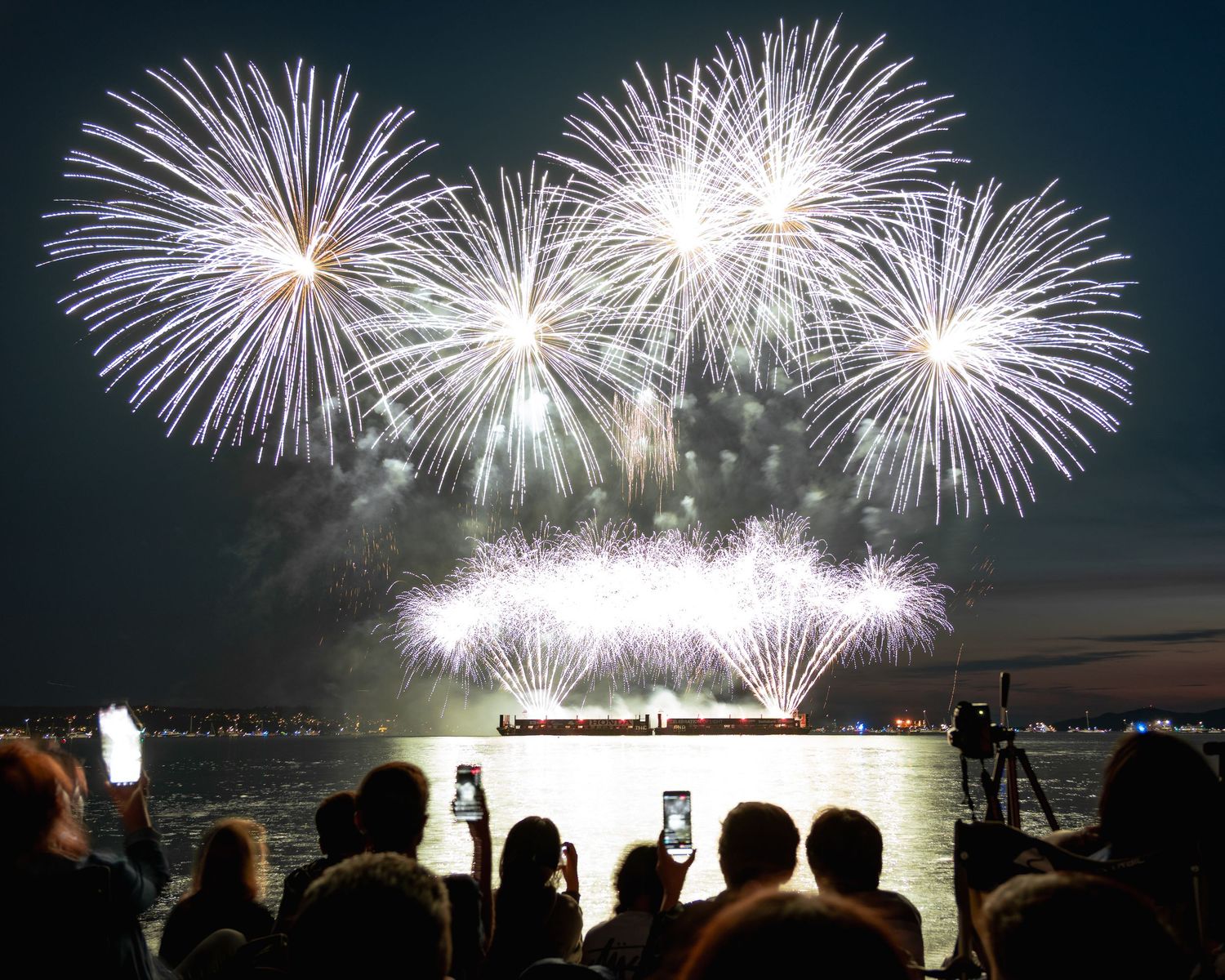 Honda Celebration of Light firework finale lighting up the night in Vancouver