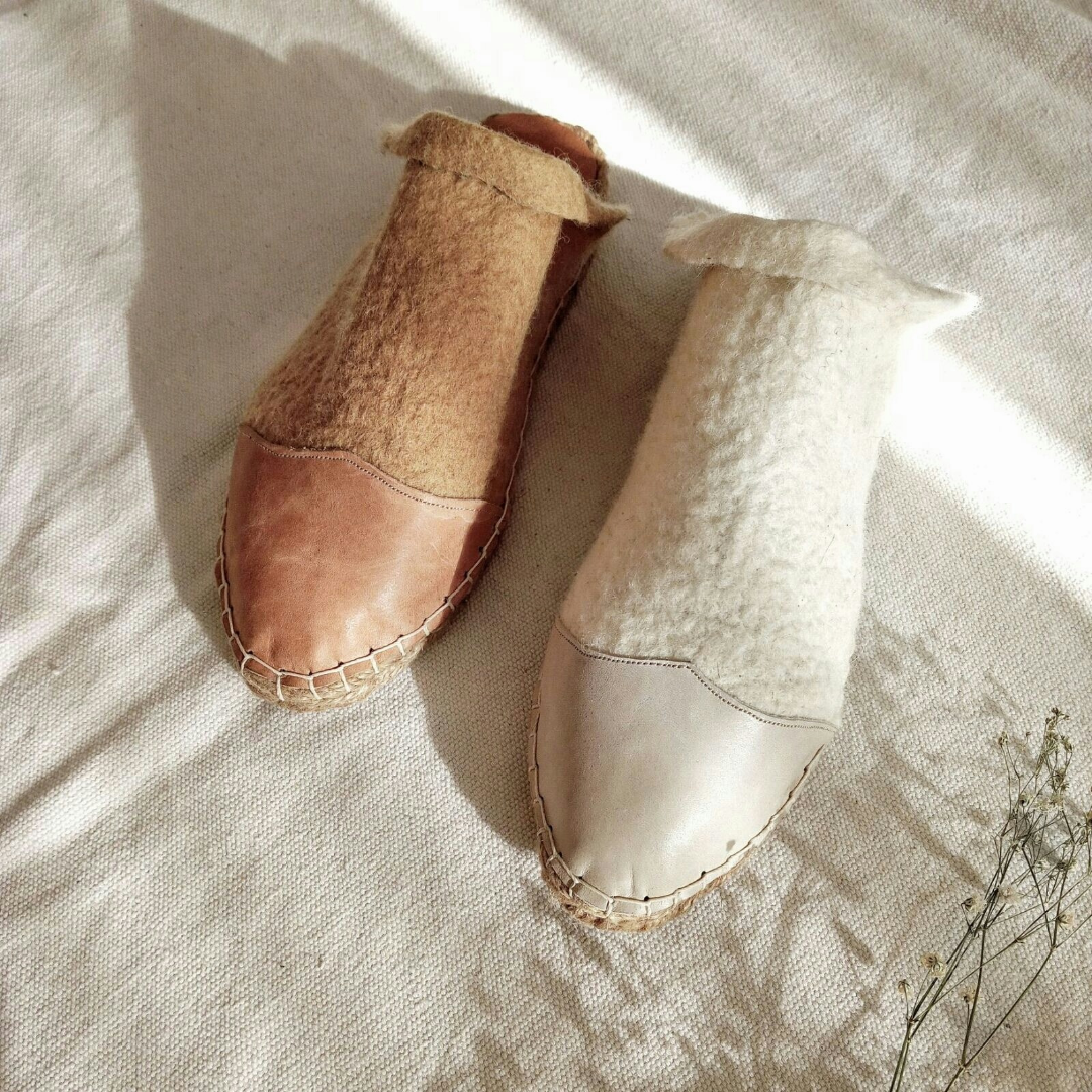 fotografia de producto, un par de zapatos artesanales