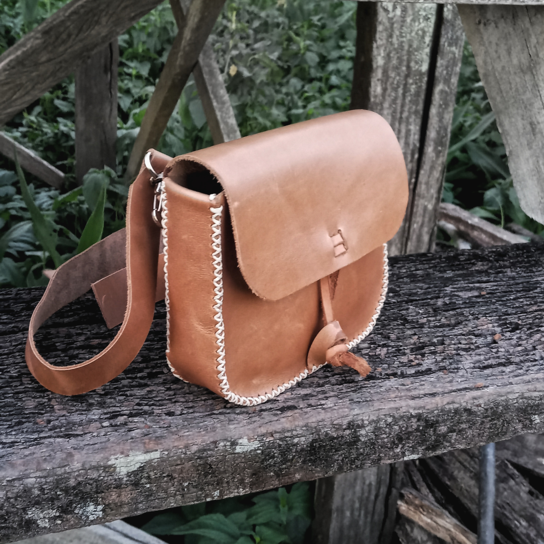 Fotografia de producto, bolso artesanal de cuero
