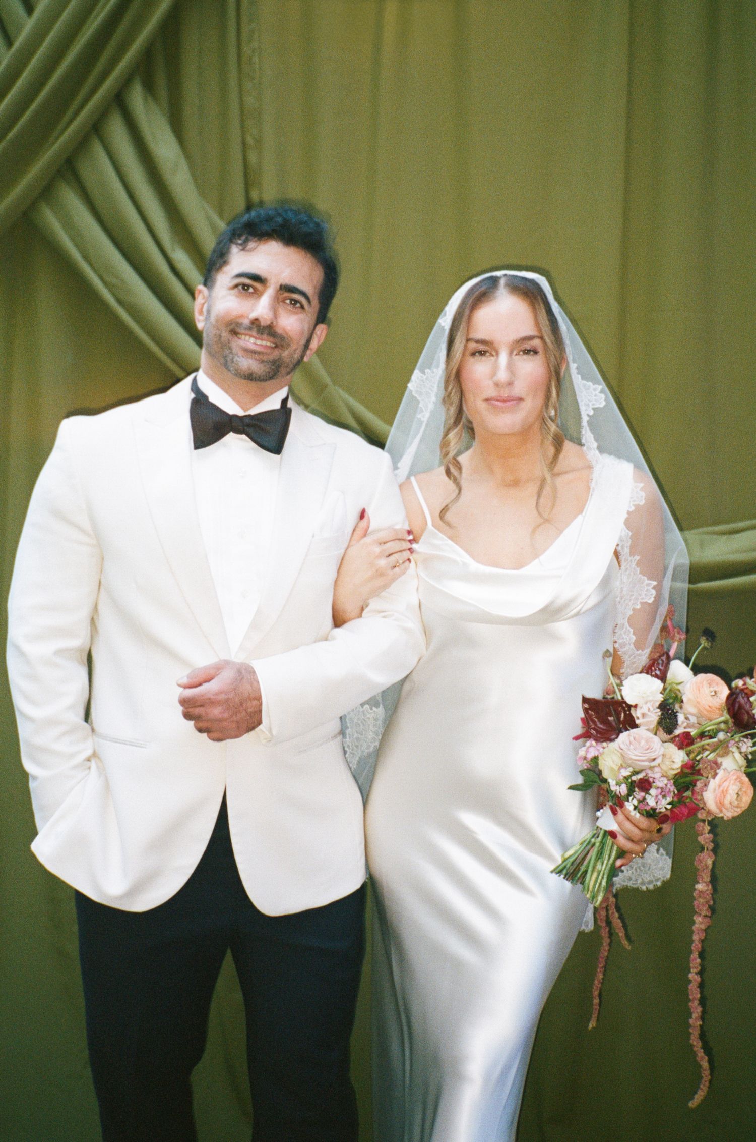 A sequence of wedding photos showing a couple in white attire posing against a green background with floral bouquet details.
