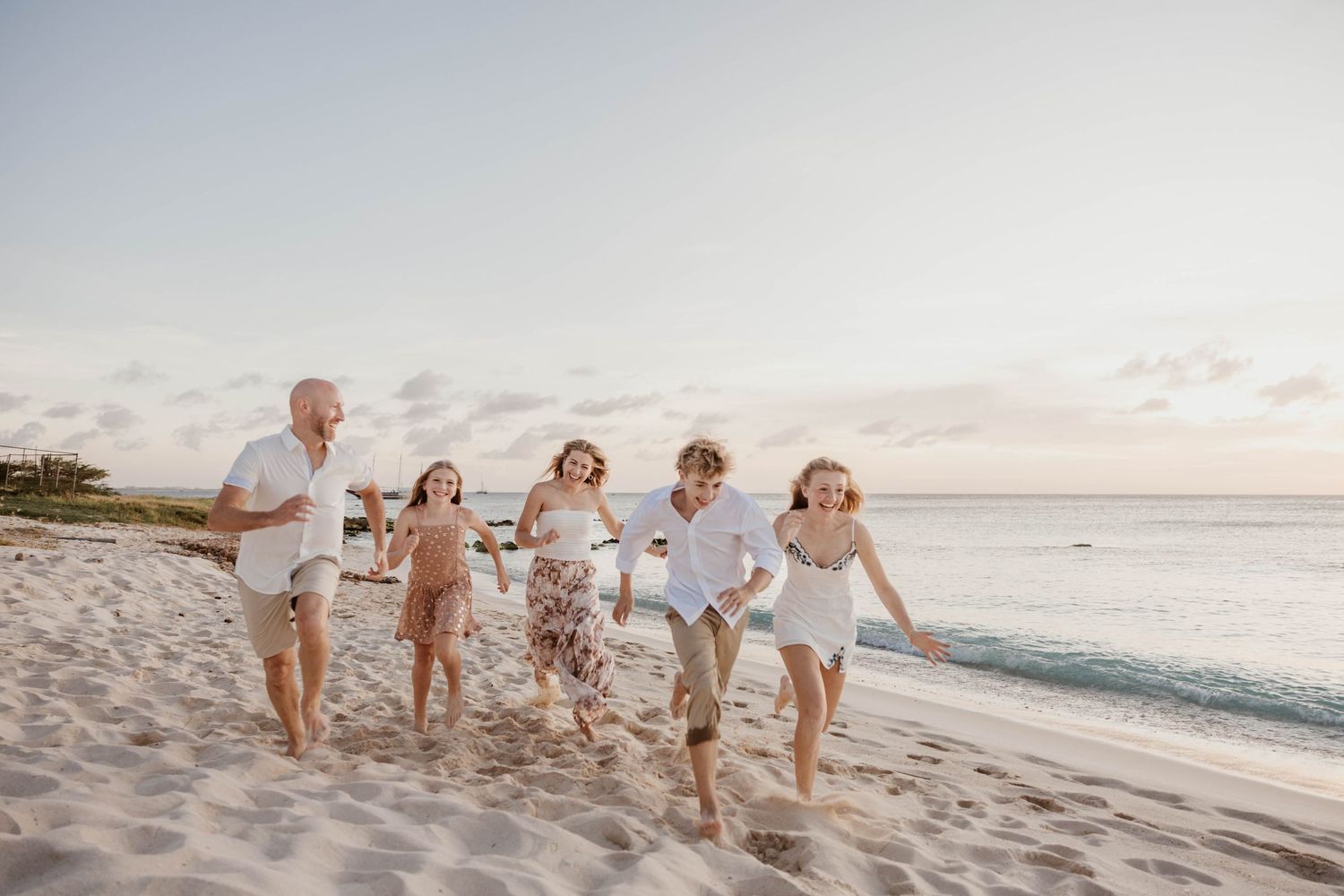 Relaxed family photography session during Aruba vacation
