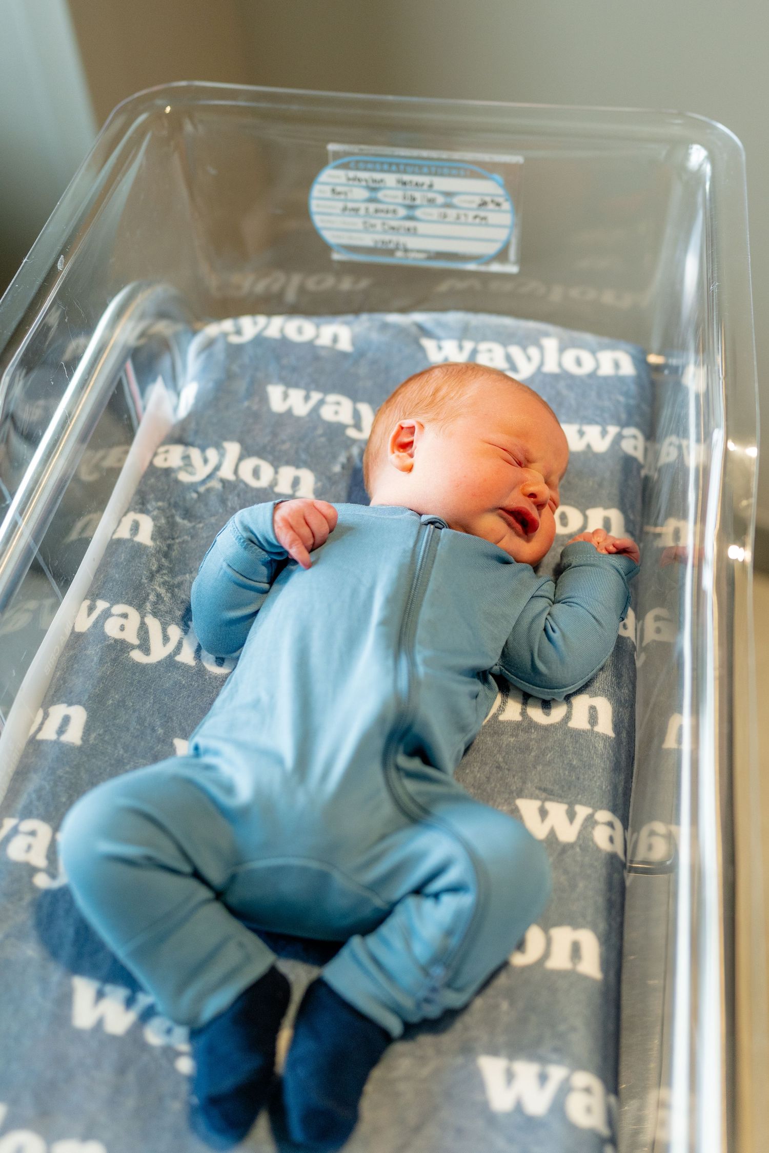 Fresh 48 hospital photography session with newborn baby in Murfreesboro Tennessee