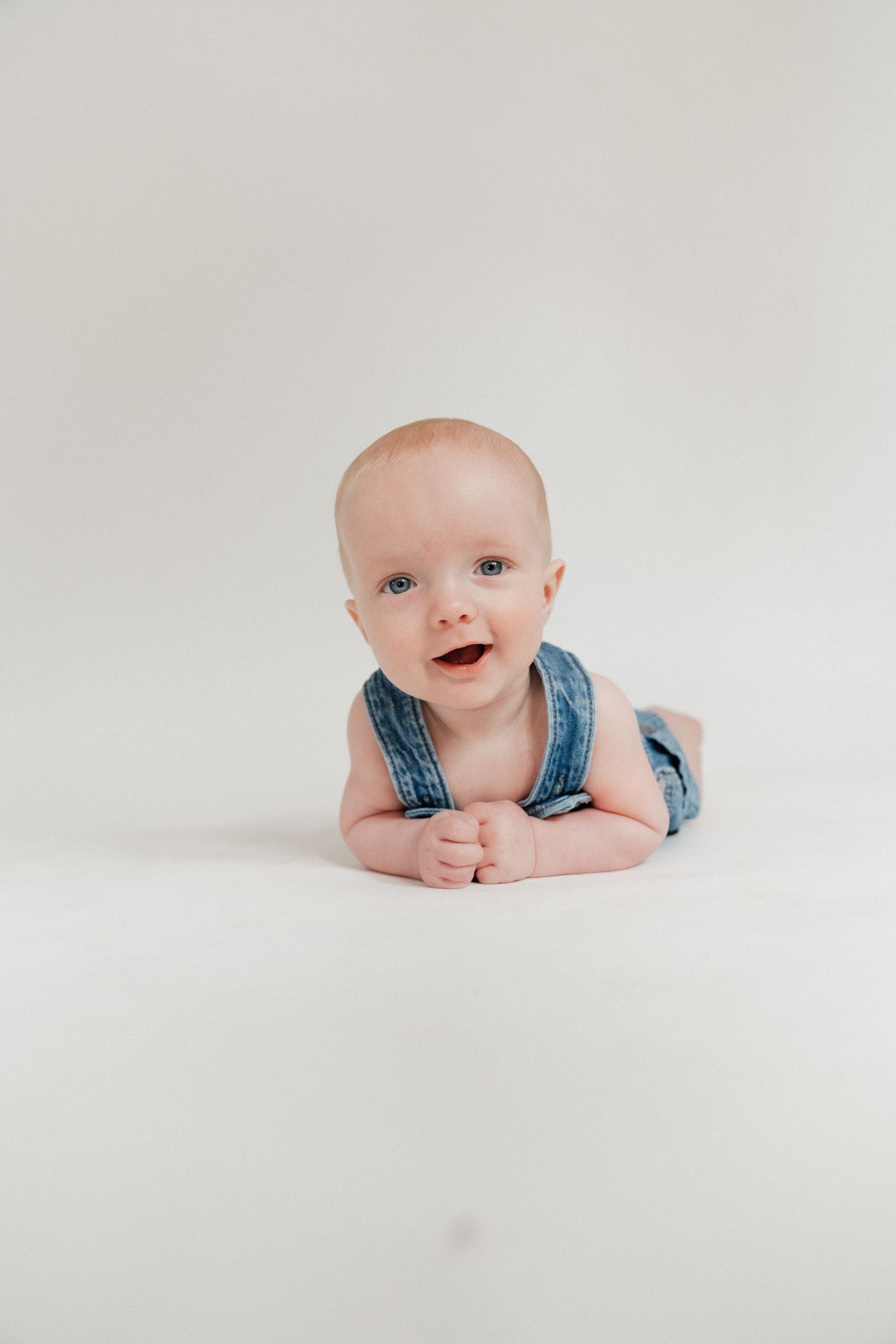 Six month milestone photo sessions in Middle Tennessee