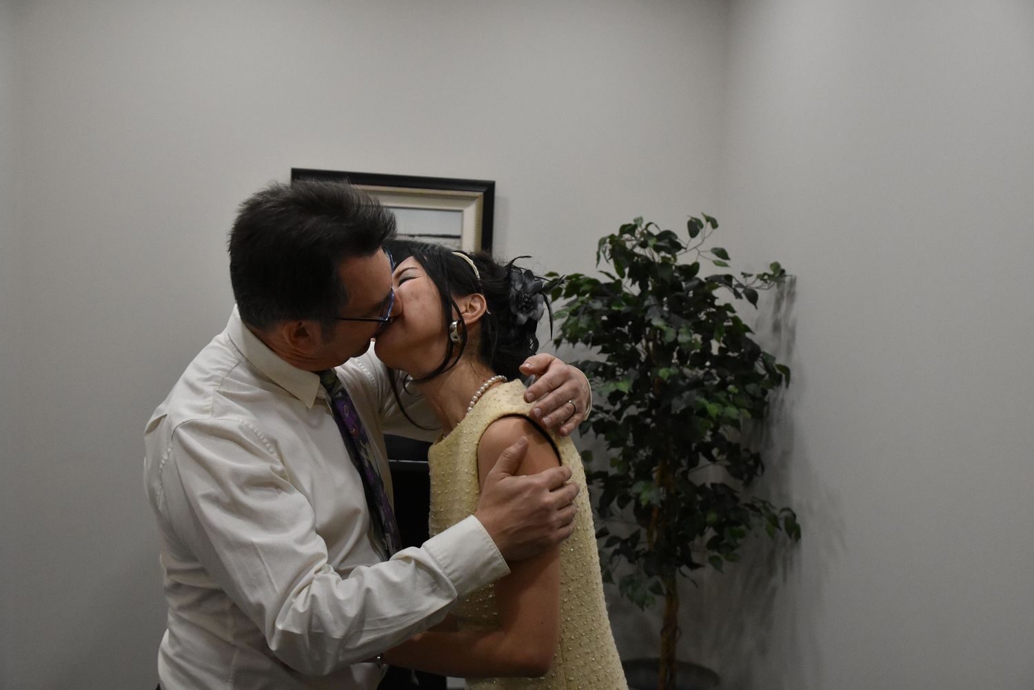 Bride and Groom first kiss at Niagara Falls City Hall wedding