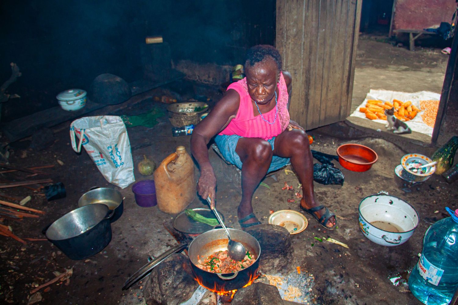 La maison de mon enfance à Mbanga. Un lieu de retour, de mémoire et de transmission, où le temps semble suspendu