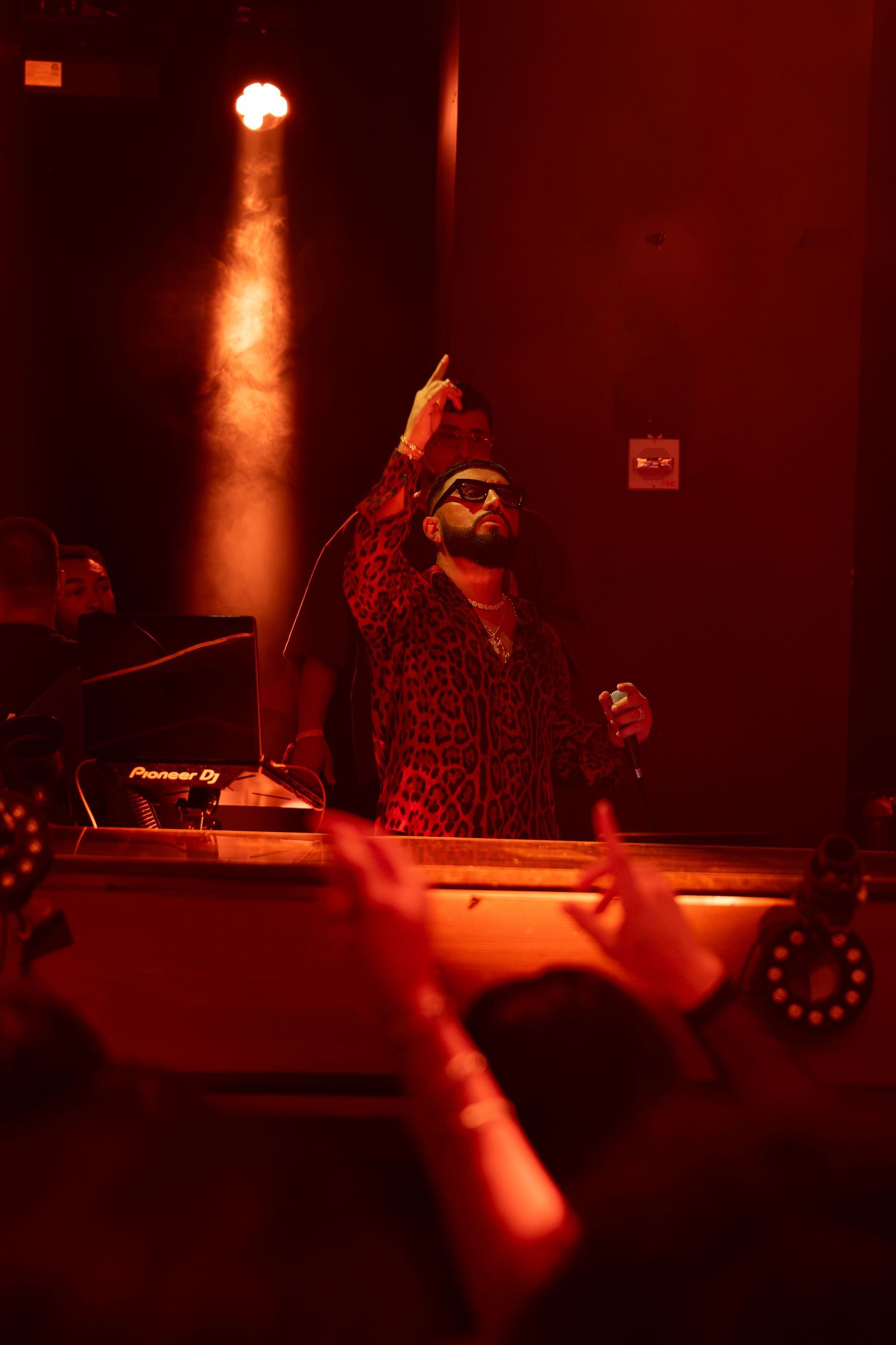 DJ