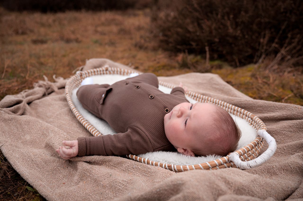 newbornfotoshoot bergen op zoom heide buiten