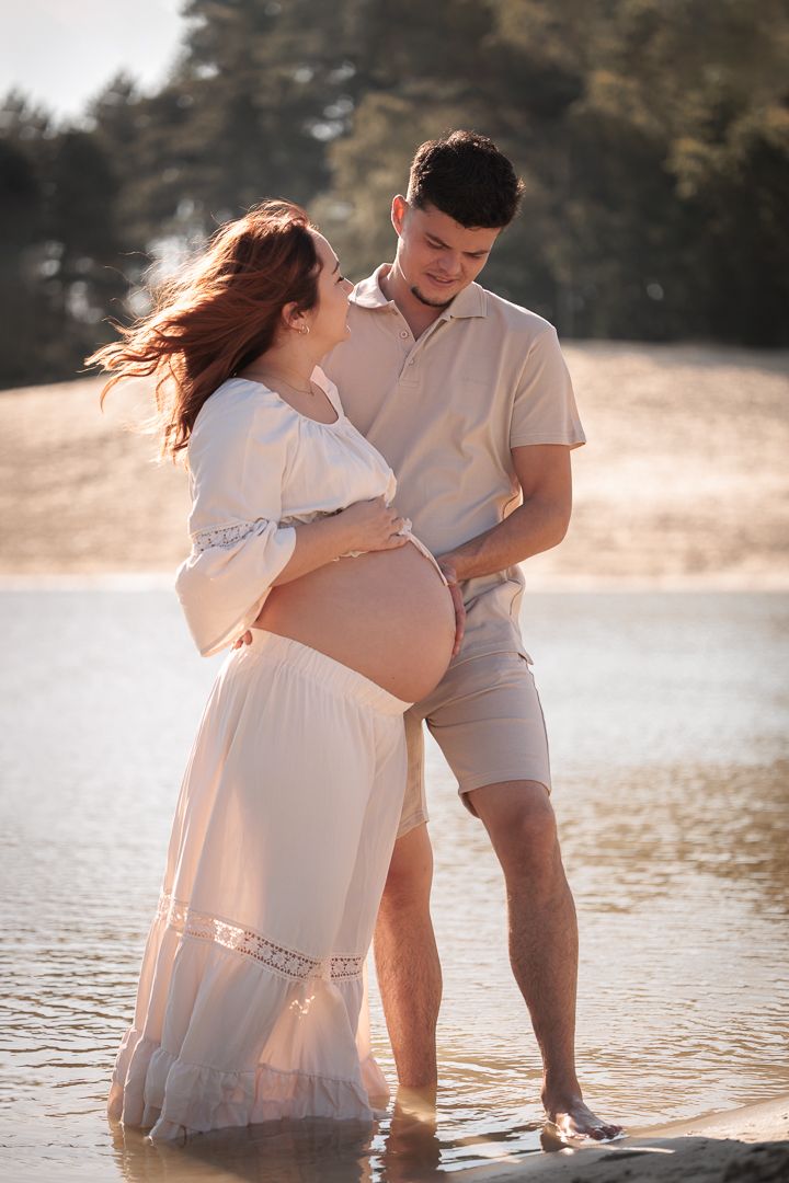 Fotoshoot aan het water Bergse Heide - Zwanger