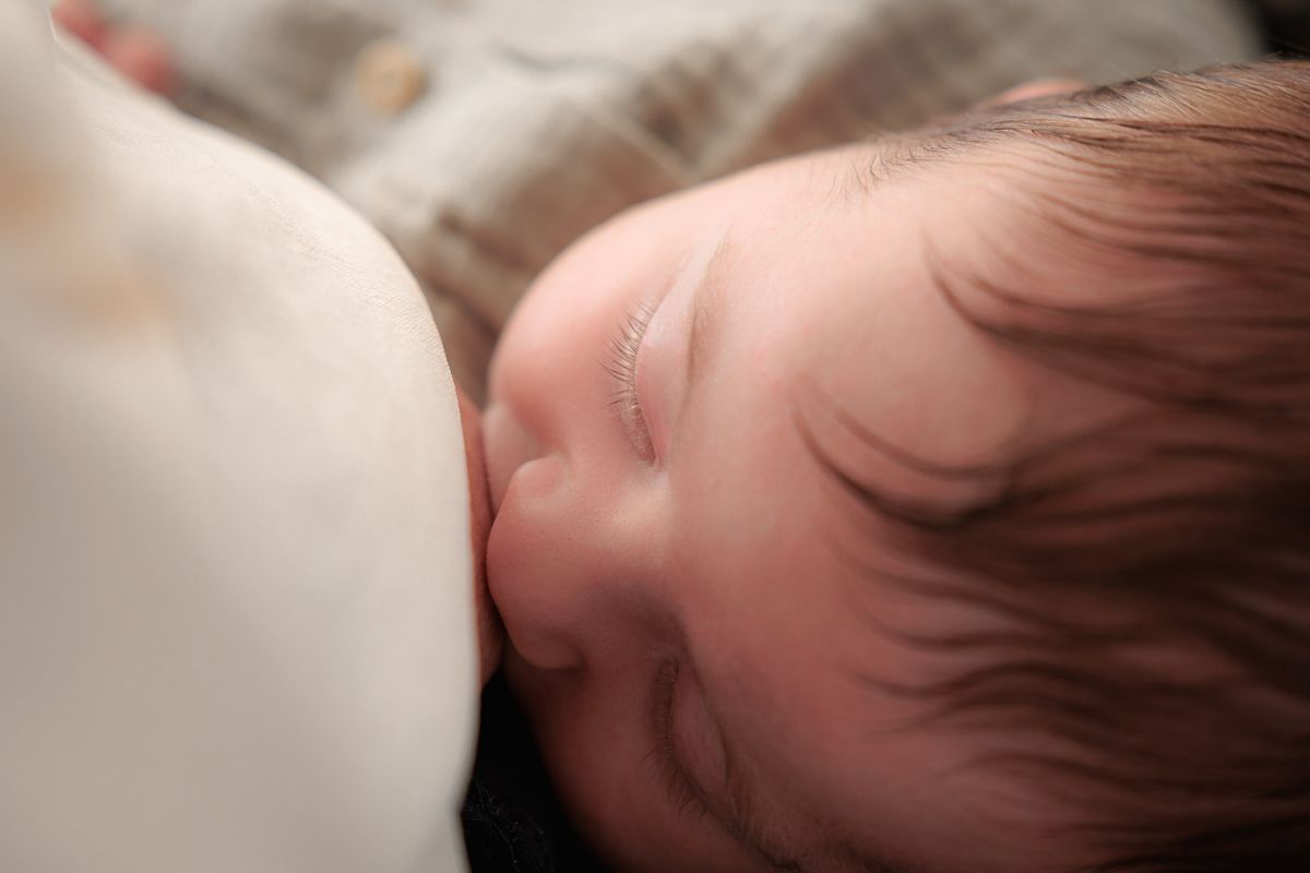Newbornfotoshoot thuis op locatie Bergen op Zoom