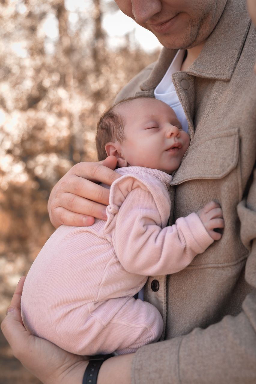Vader en newborn fotoshoot Bergse Heide Bergen op Zoom