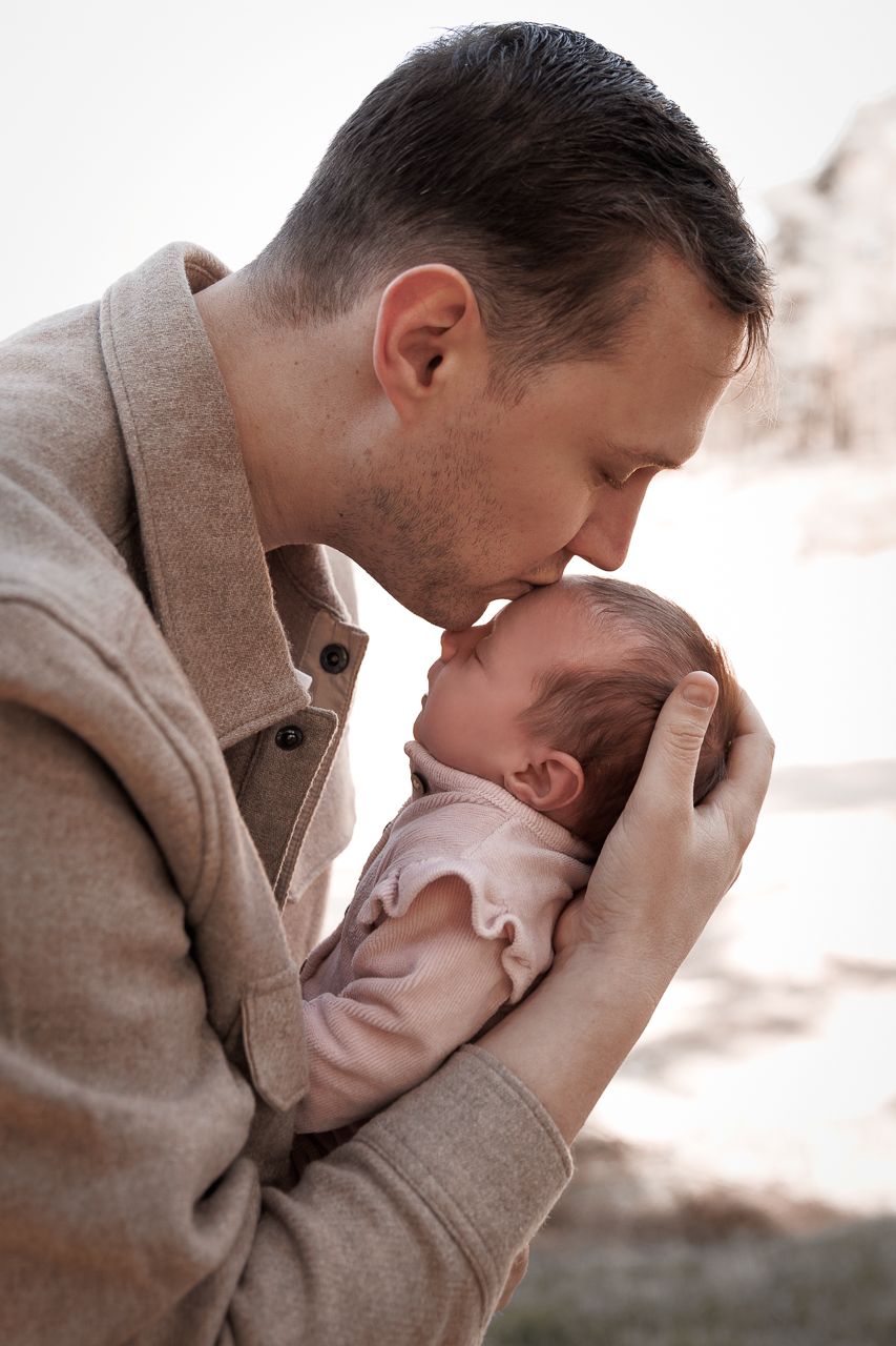 Newbornfotoshoot vader en baby