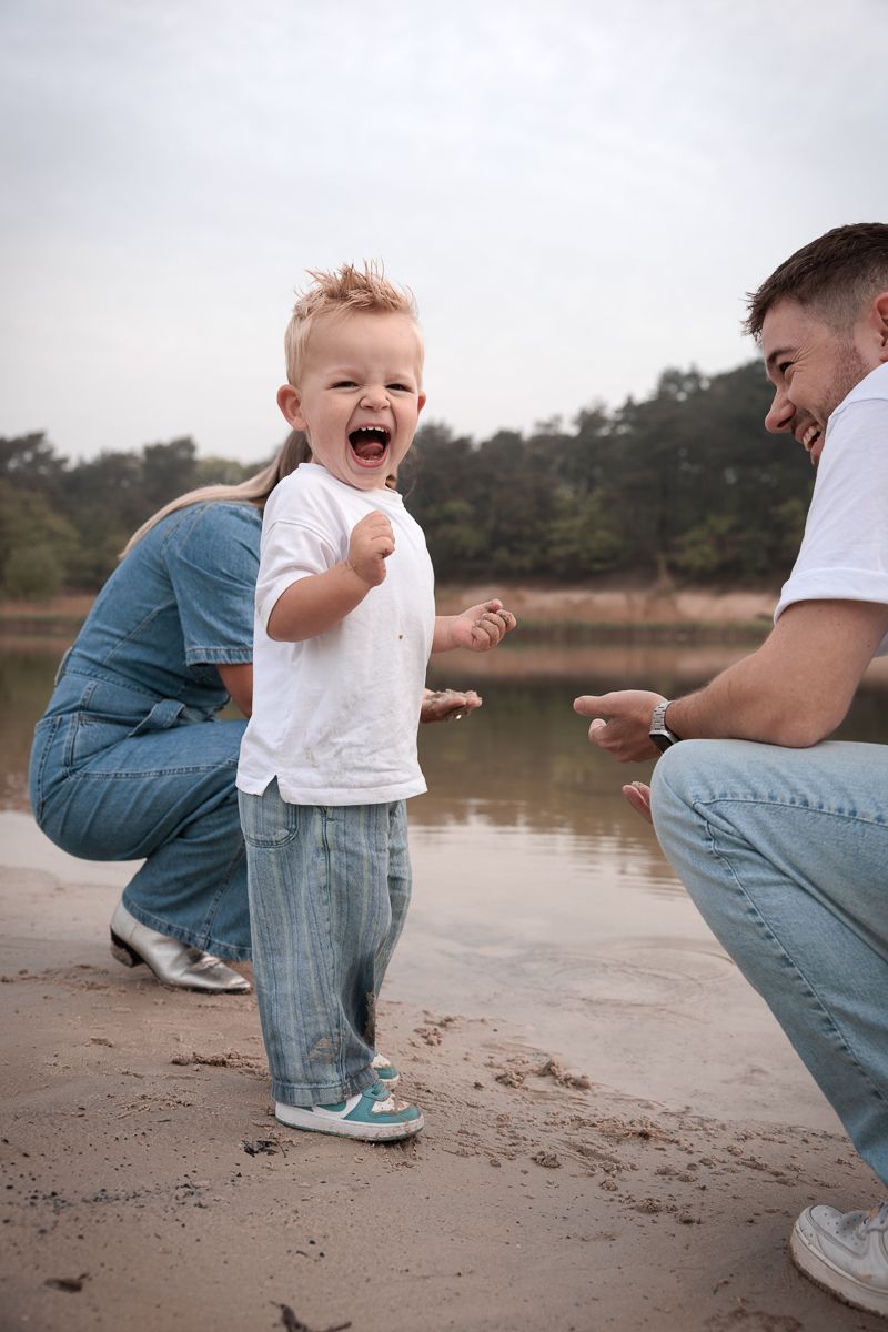 Fotoshoot zonder poseren, veel spelen en spontane momenten - Bergen op zoom