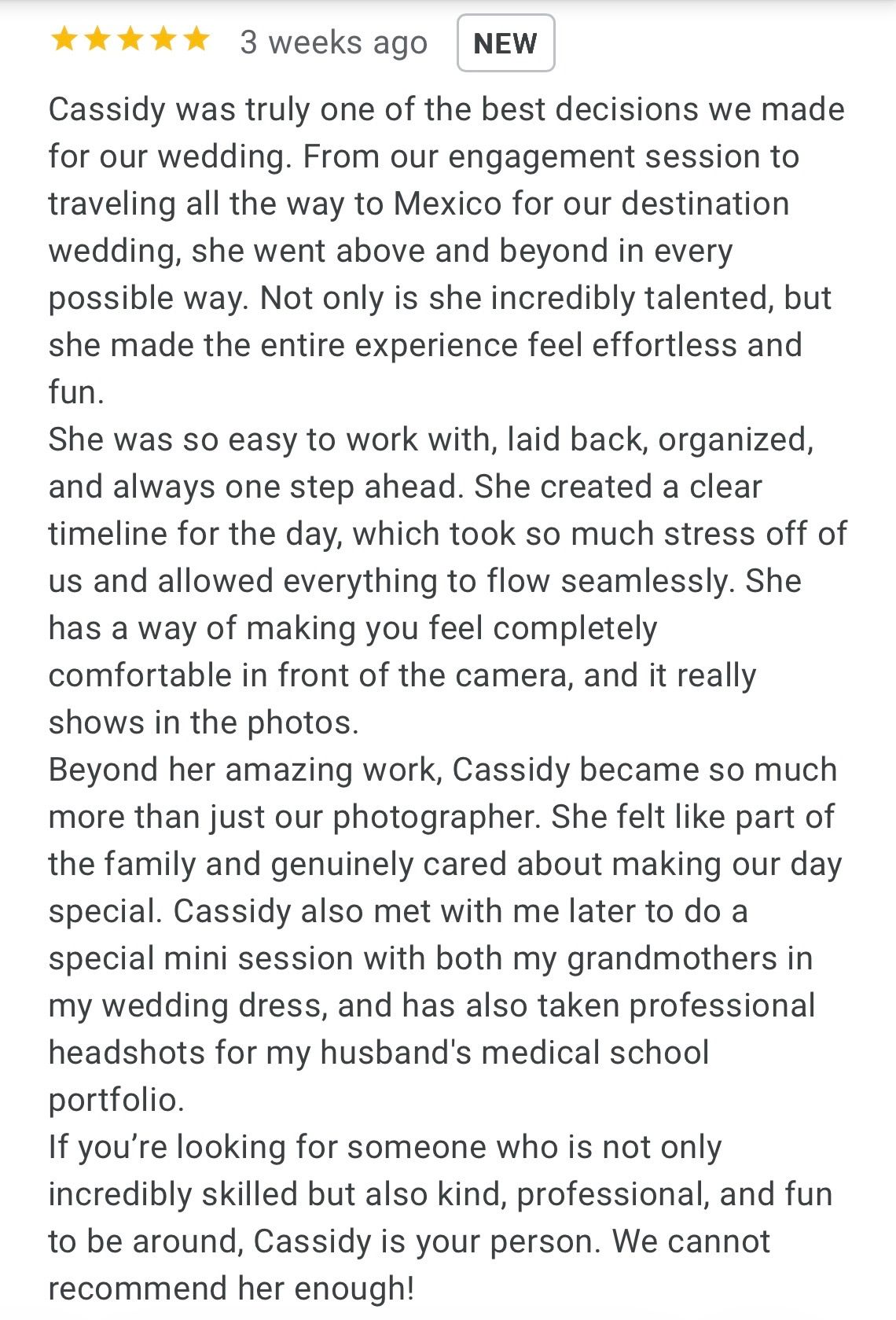 Five-star review praising wedding photographer Cassidy for talent, professionalism, and destination wedding services in Mexico.