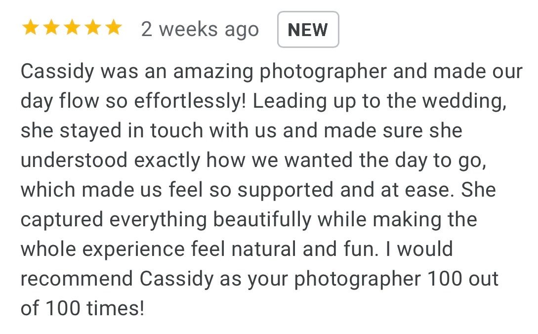 Five-star customer review praising photographer Cassidy for making a wedding day flow effortlessly and naturally.