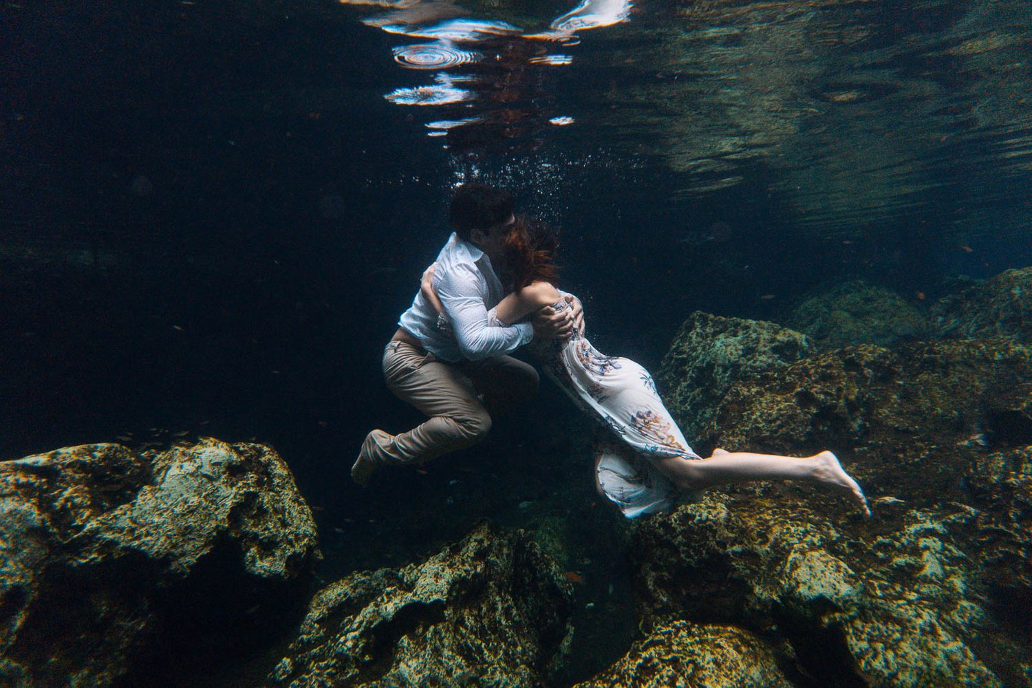 sesión subacuática en cenote de la riviera maya