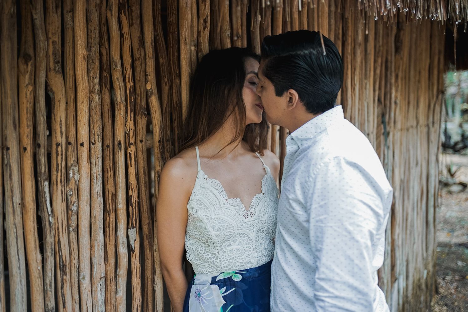Sesión de pareja en cenote minotauro