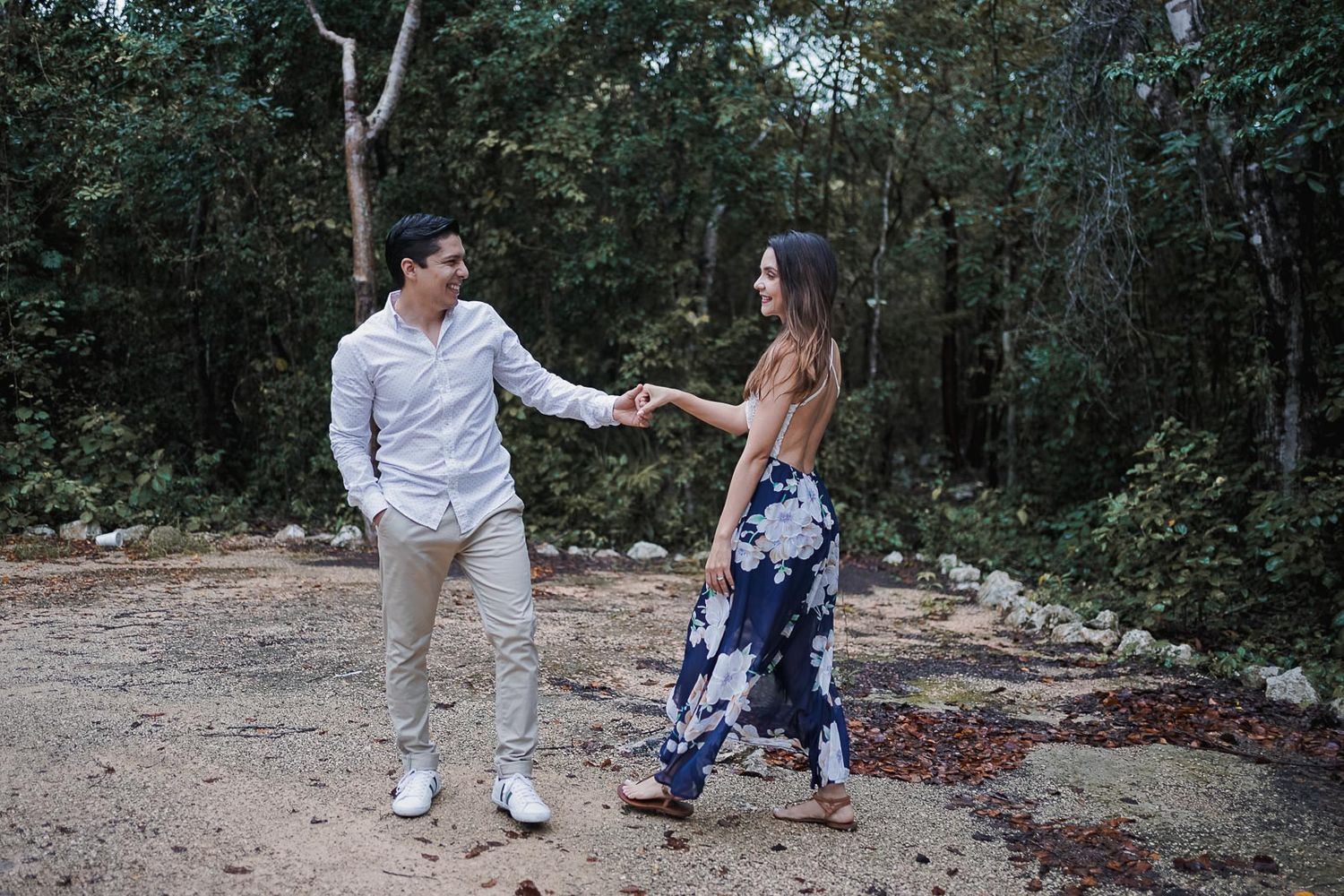 Sesión de pareja en cenote minotauro
