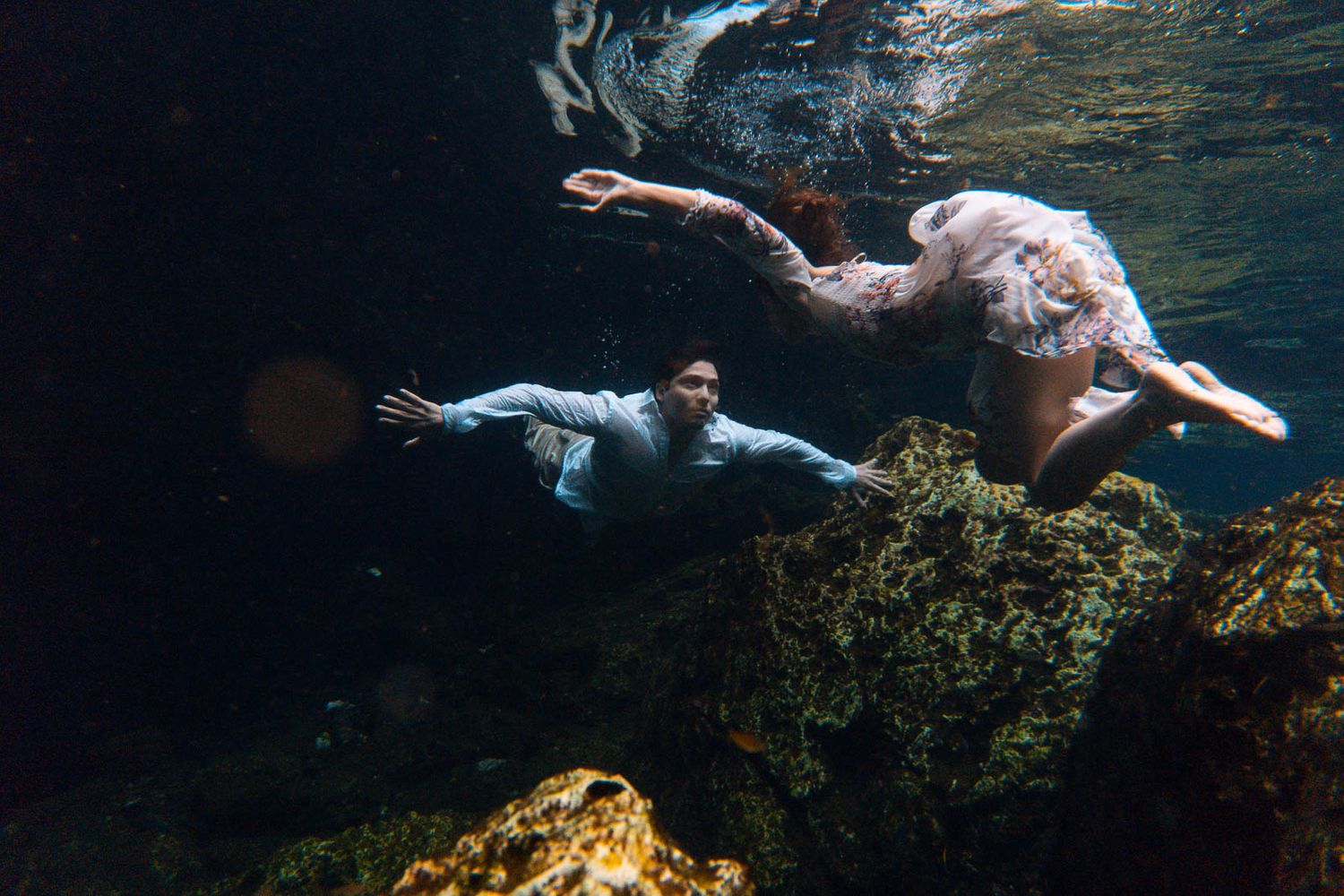 sesión subacuática en cenote de la riviera maya