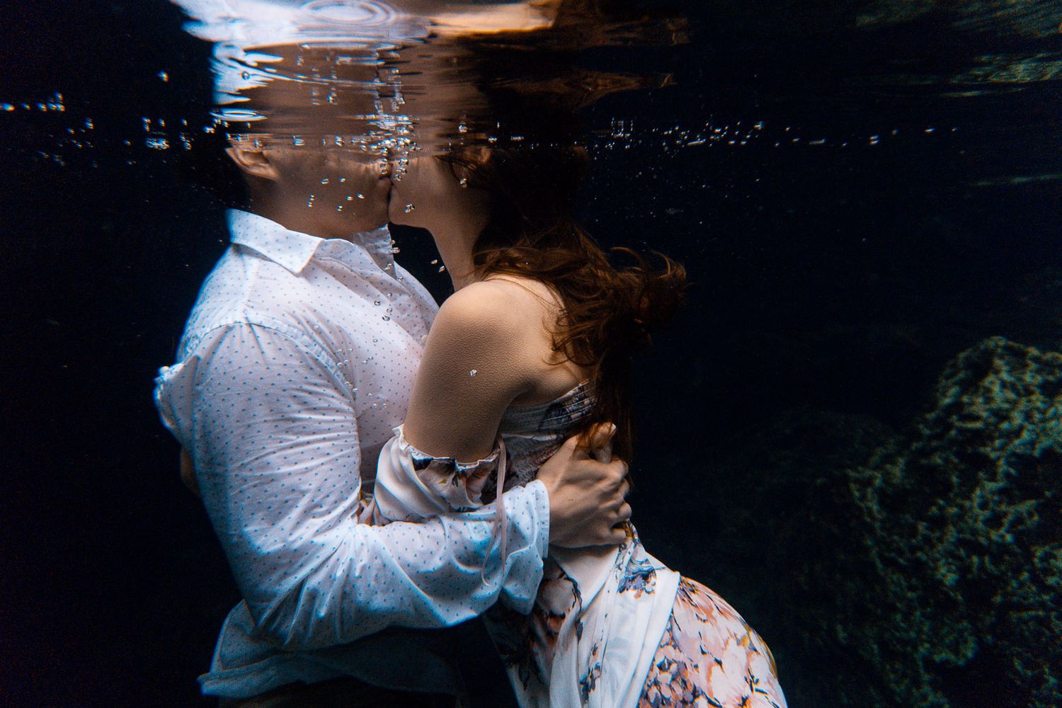 sesión subacuática en cenote de la riviera maya
