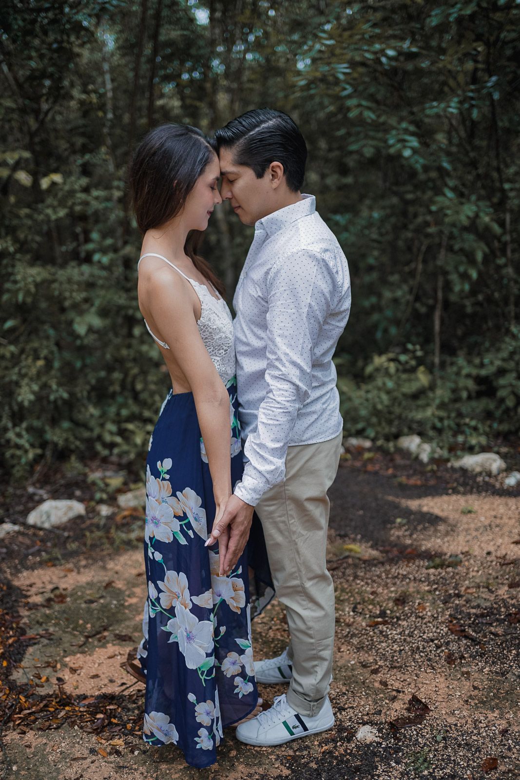 Sesión de pareja en cenote minotauro