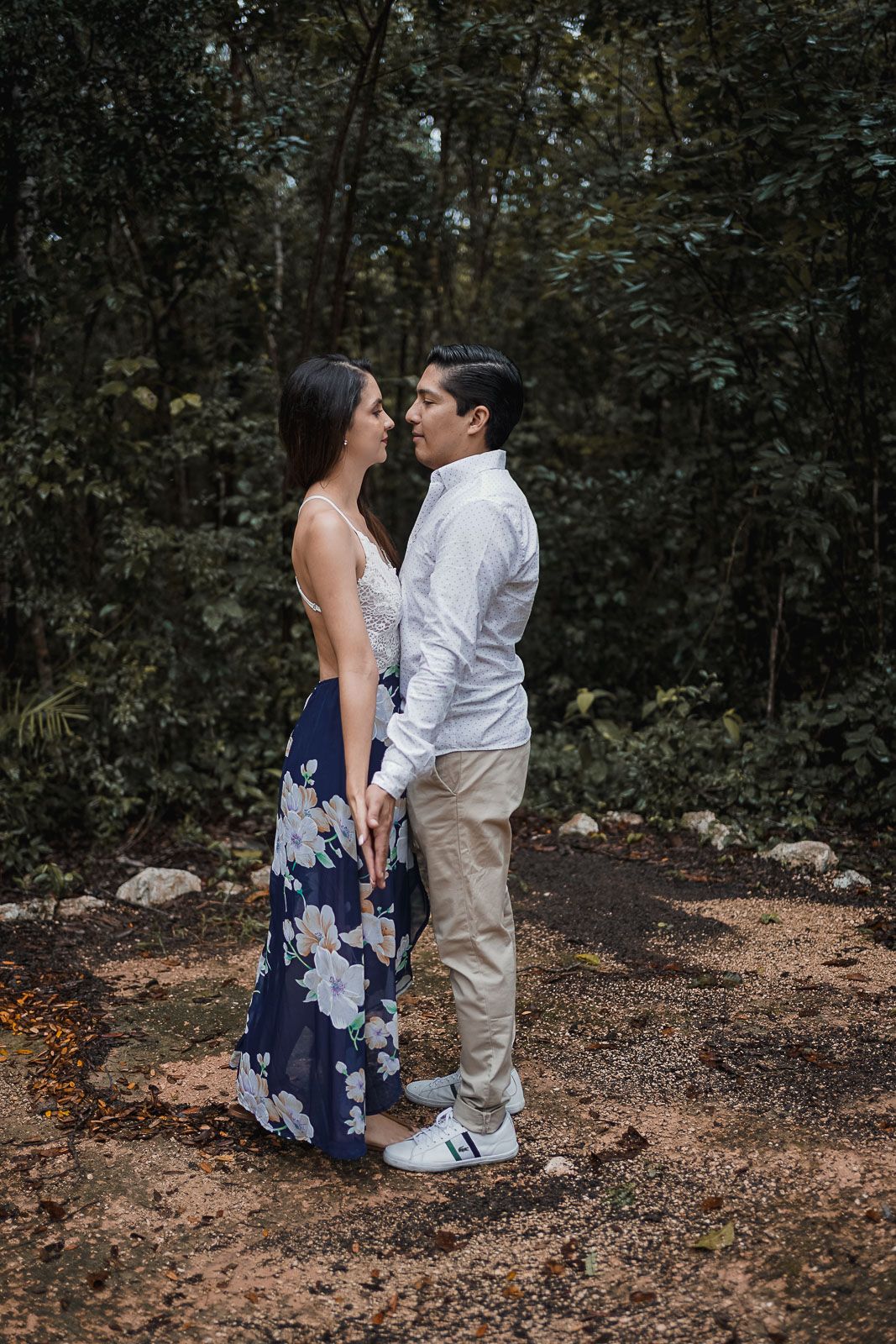 Sesión de pareja en cenote minotauro