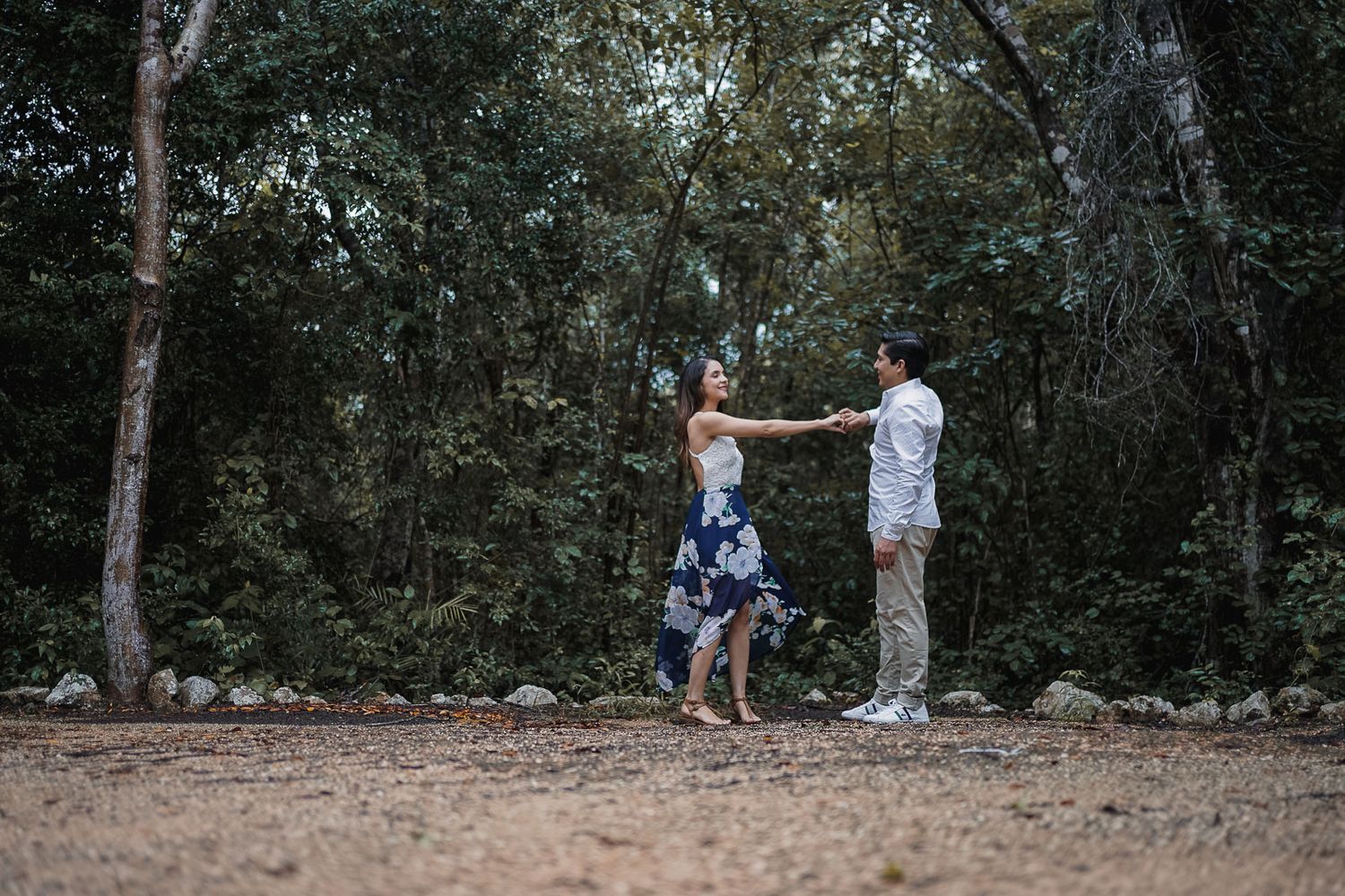 Sesión de pareja en cenote minotauro