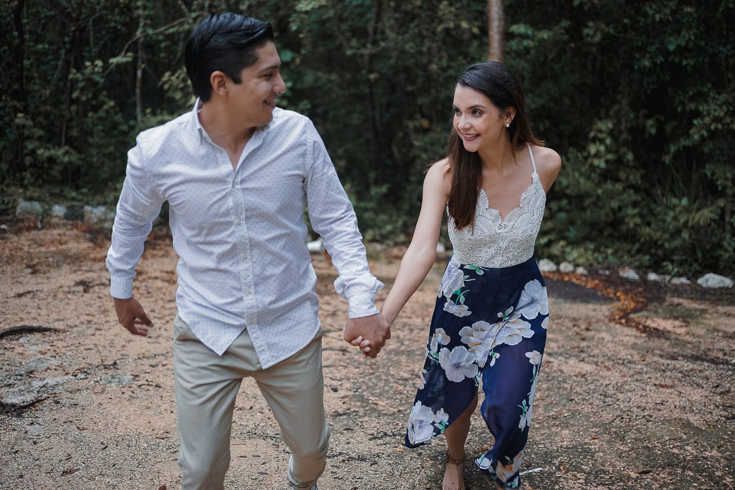 Sesión de pareja en cenote minotauro