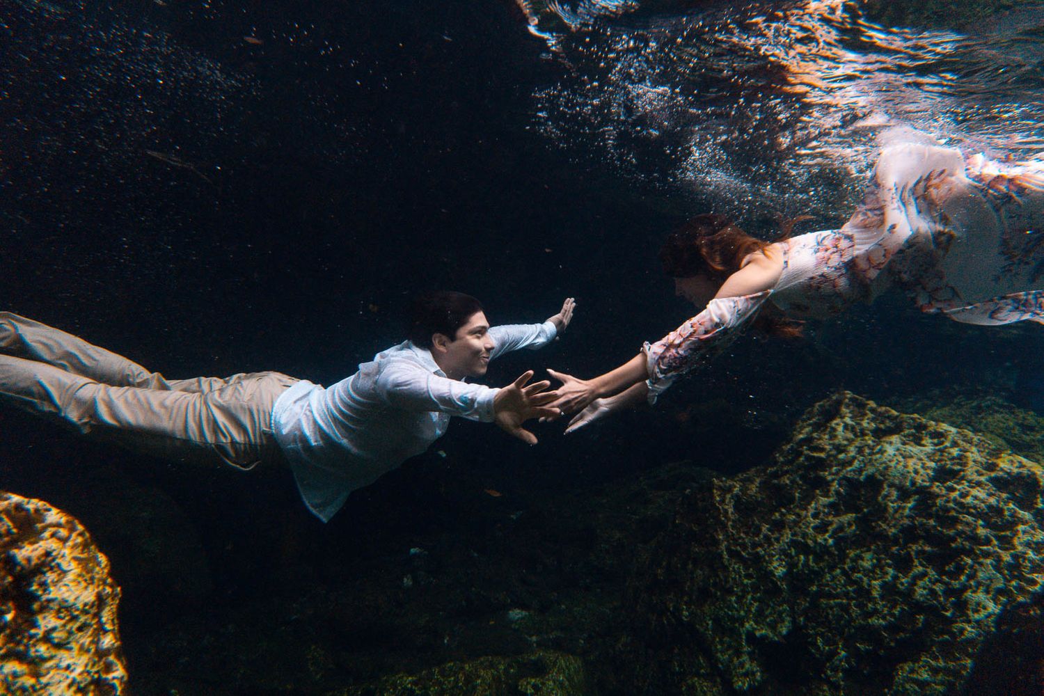 sesión subacuática en cenote de la riviera maya