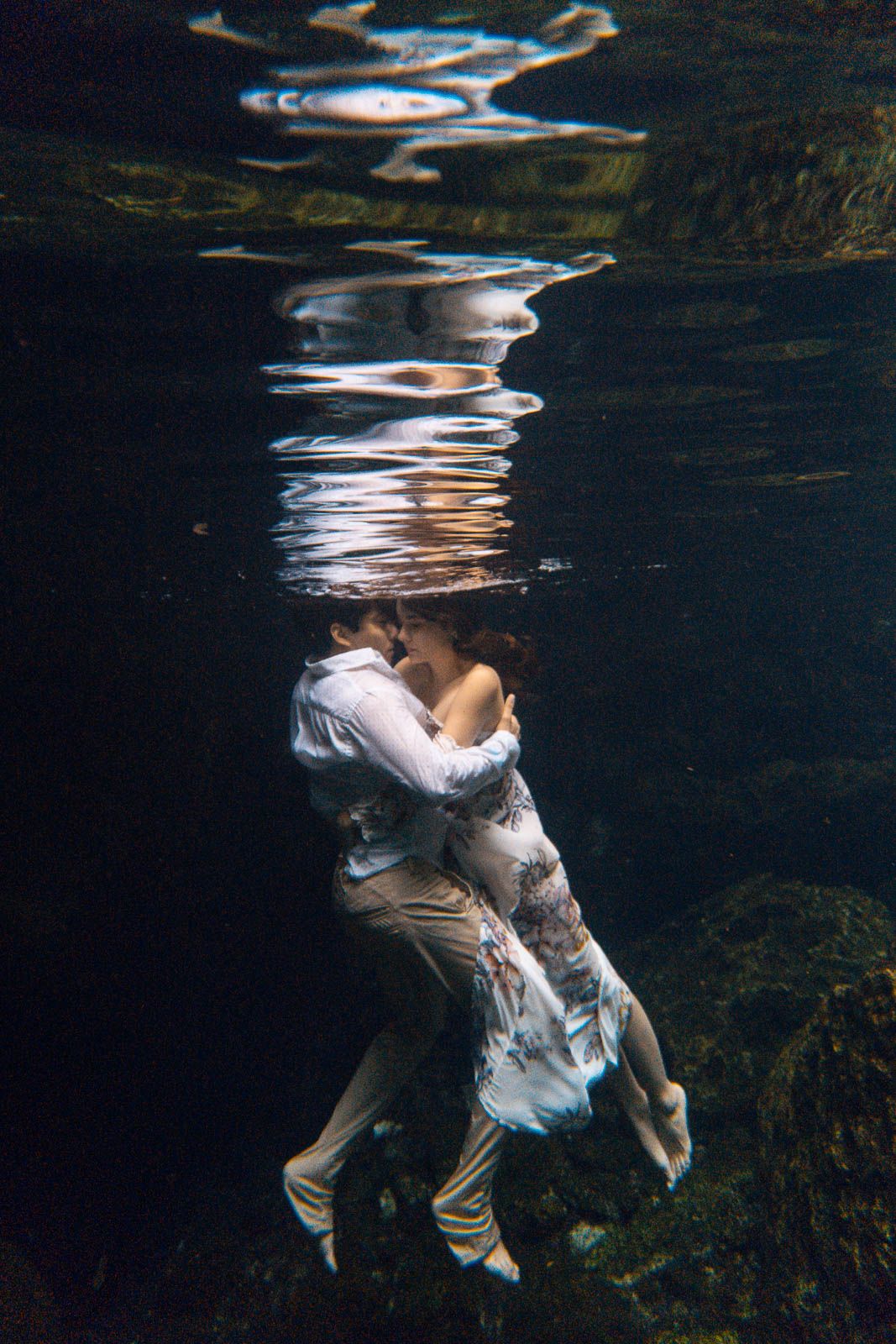 sesión subacuática en cenote de la riviera maya