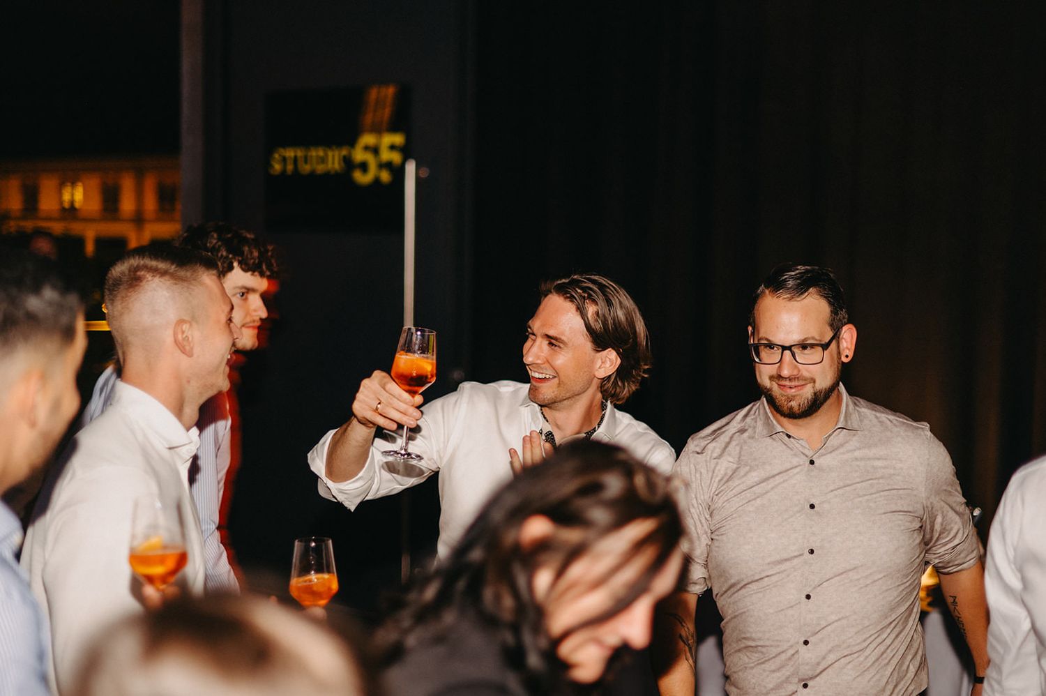 Hochzeitsfeier im Studio 55 Ludwigsburg – emotionale Party-Momente bei moderner Hochzeitsreportage