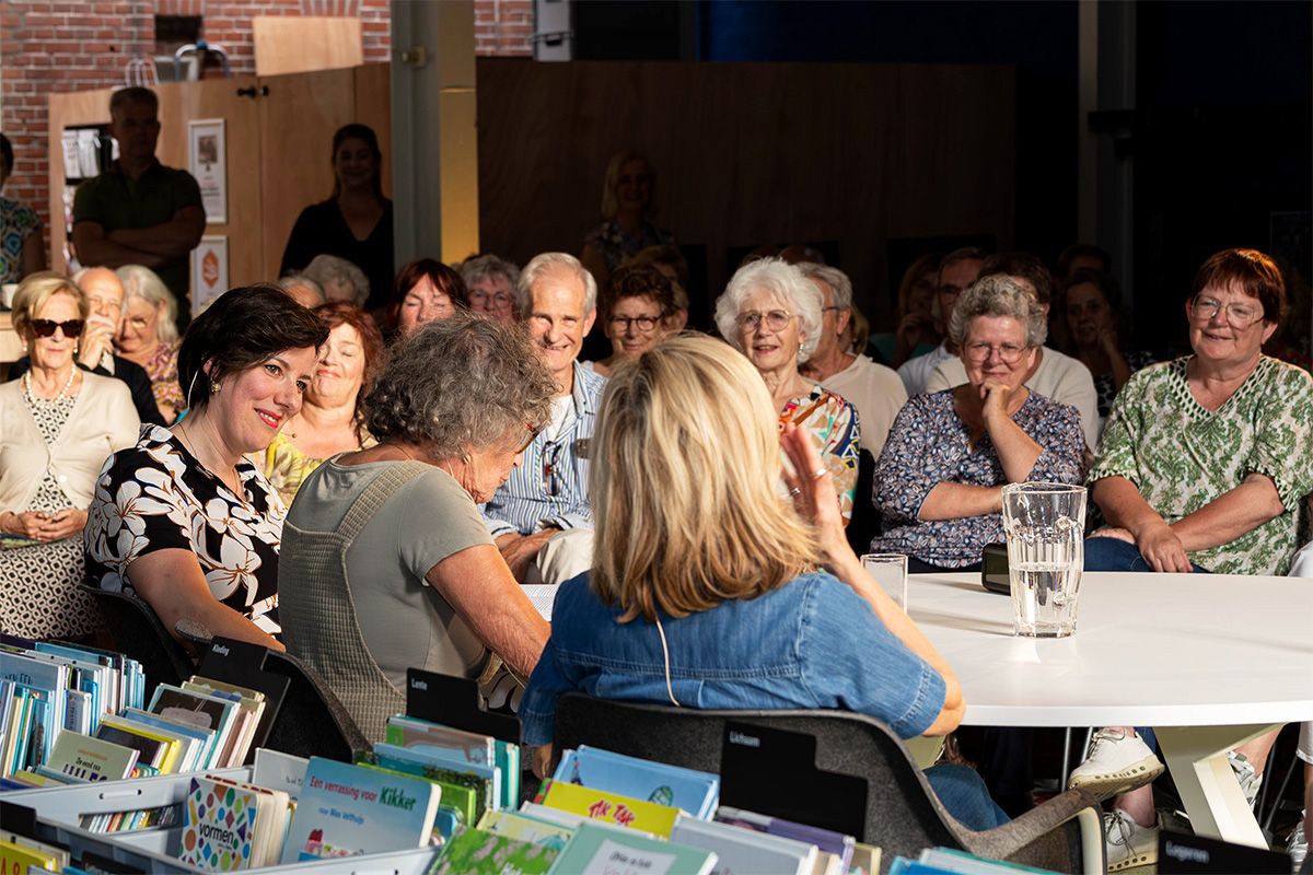 Foto uit serie voor opening van het WOWW inloopunt in Bibliotheek Boxtel - Karin van de Laar Fotografie in opdracht