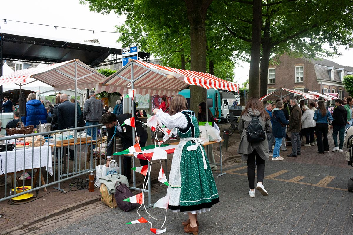 Foto in opdracht van Brabants Centrum. Bierpompfeest Esch.
