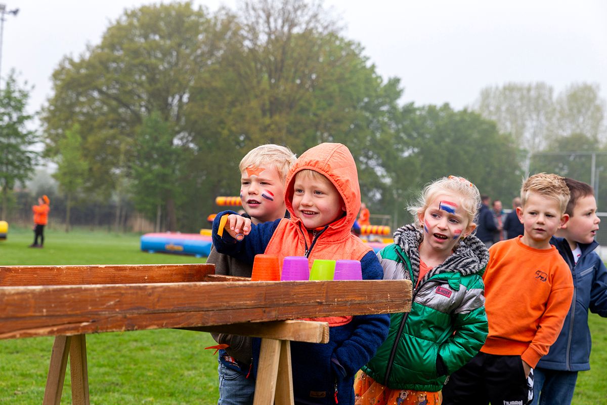 Foto in opdracht van Brabants Centrum. Oranjefeest Gemonde.