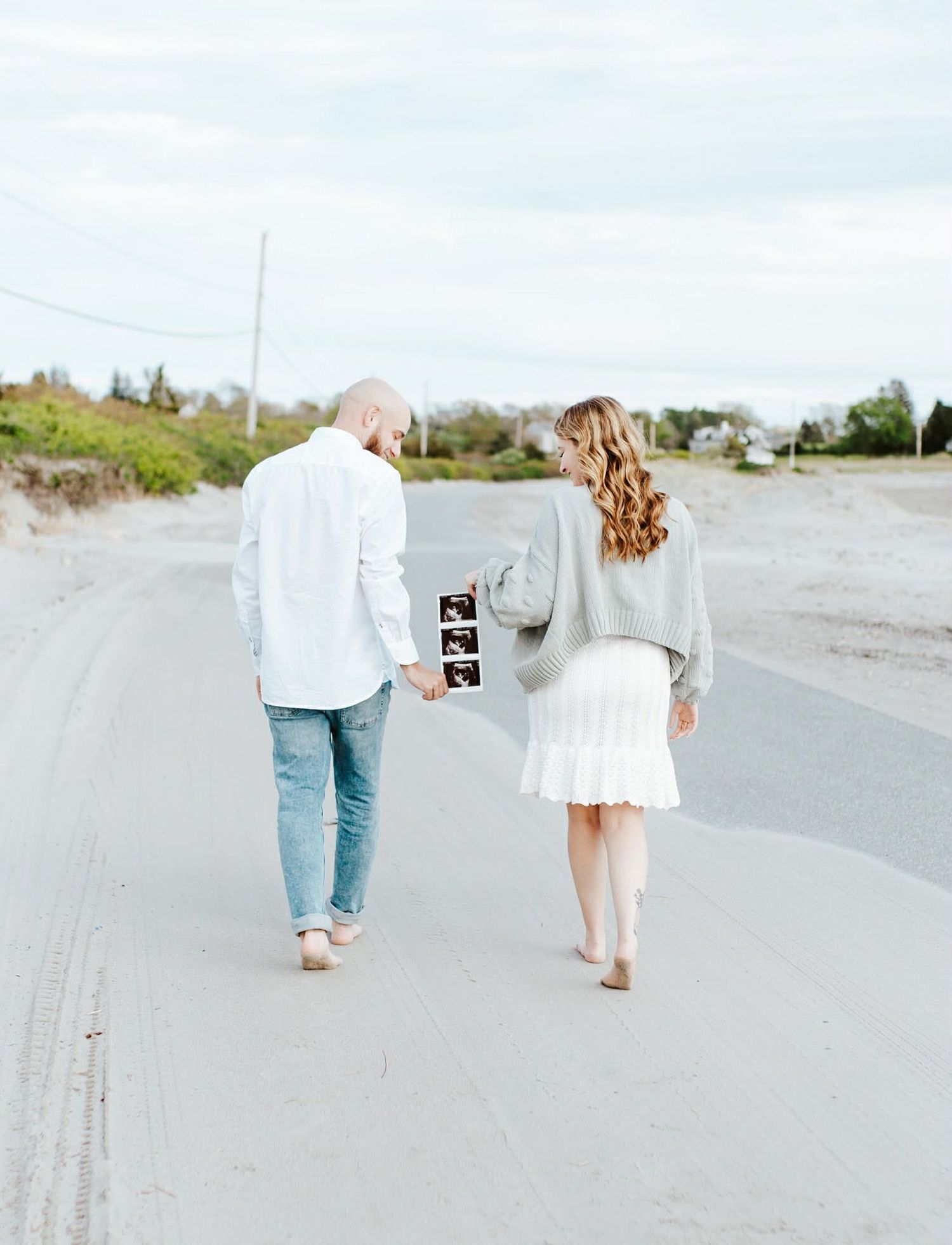 Maternity photography expecting couple, pregnancy announcement photos.