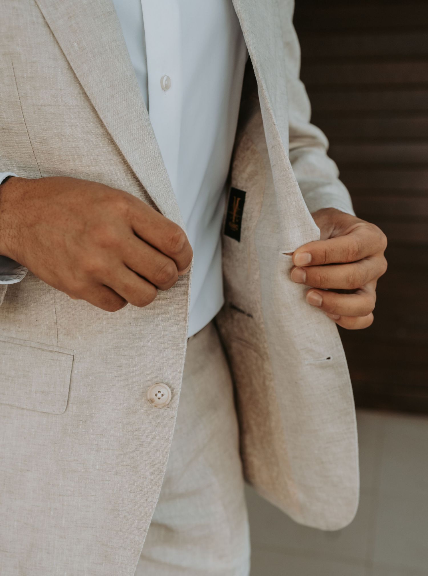 Wedding photographer in Delphi, Indiana capturing destination wedding moments in Cancun, Mexico