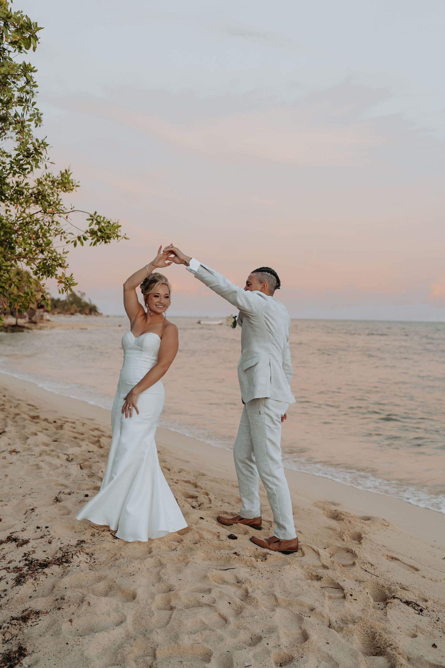 Wedding photographer in Delphi, Indiana capturing destination wedding moments in Cancun, Mexico