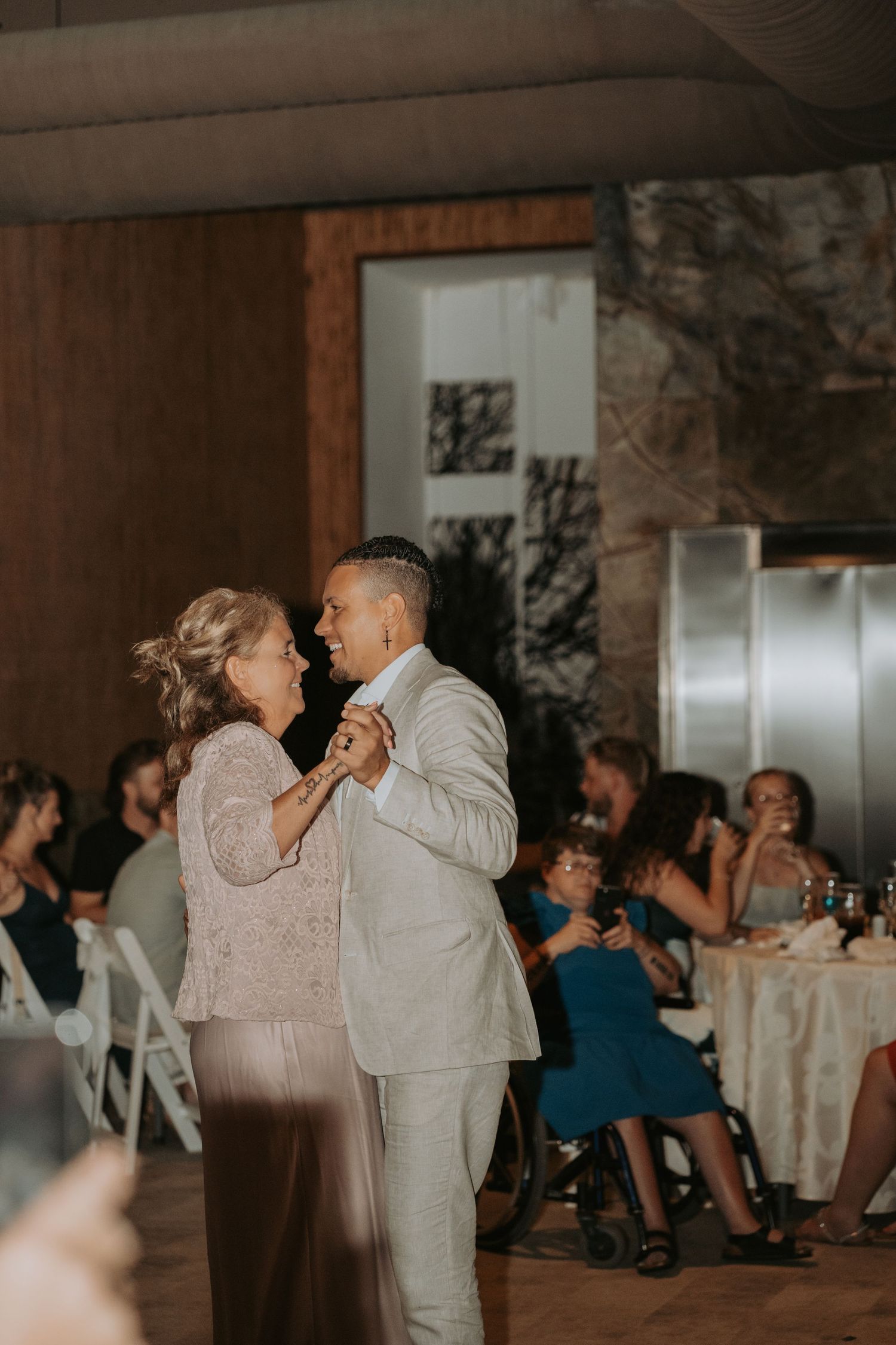 Wedding photographer in Delphi, Indiana capturing wedding reception moments in Cancun, Mexico destination wedding resort
