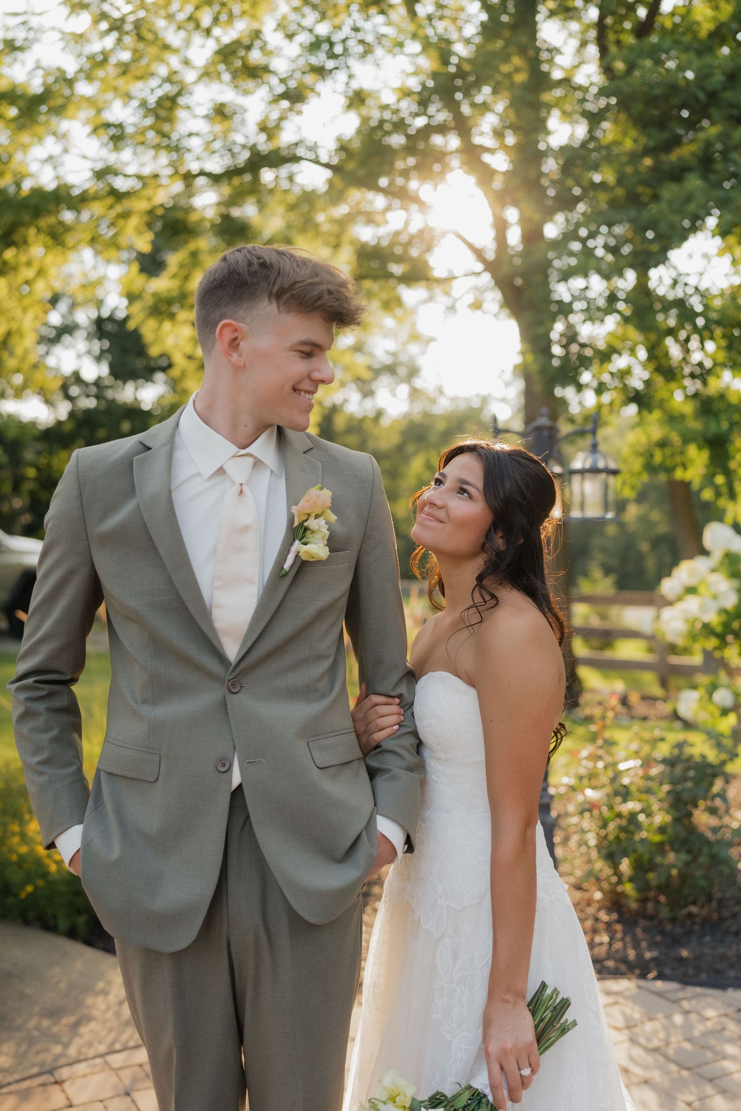 Wedding photographer in Delphi, Indiana capturing bride and groom moments at Stone Creek Lodge in Crawfordsville, IN