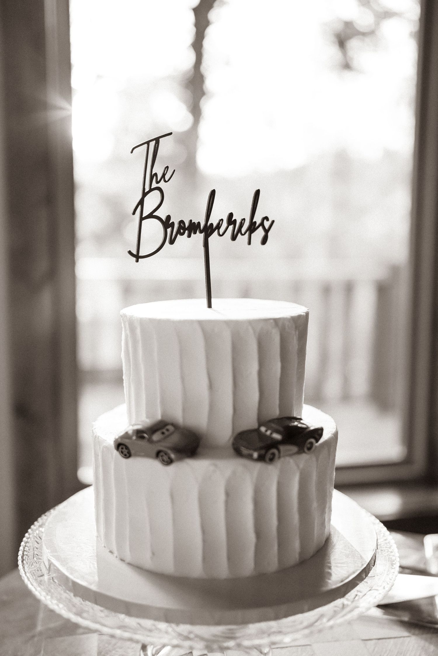 Wedding photographer in Delphi, Indiana capturing wedding details at Stone Creek Lodge in Crawfordsville, IN