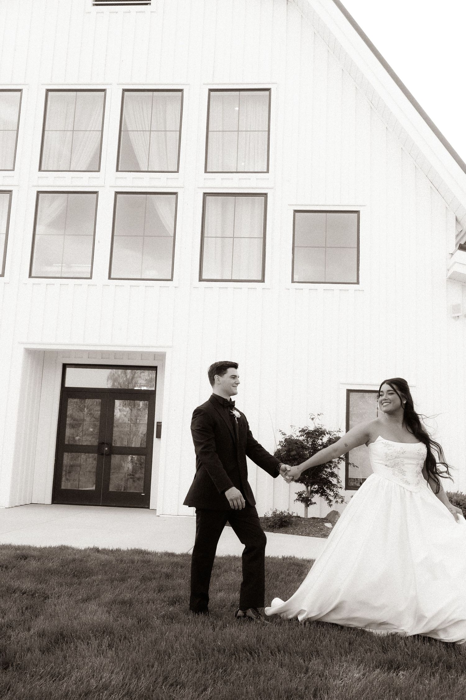Wedding photographer in Delphi, Indiana capturing bride and groom moments at Sixpence in Whitestown, IN
