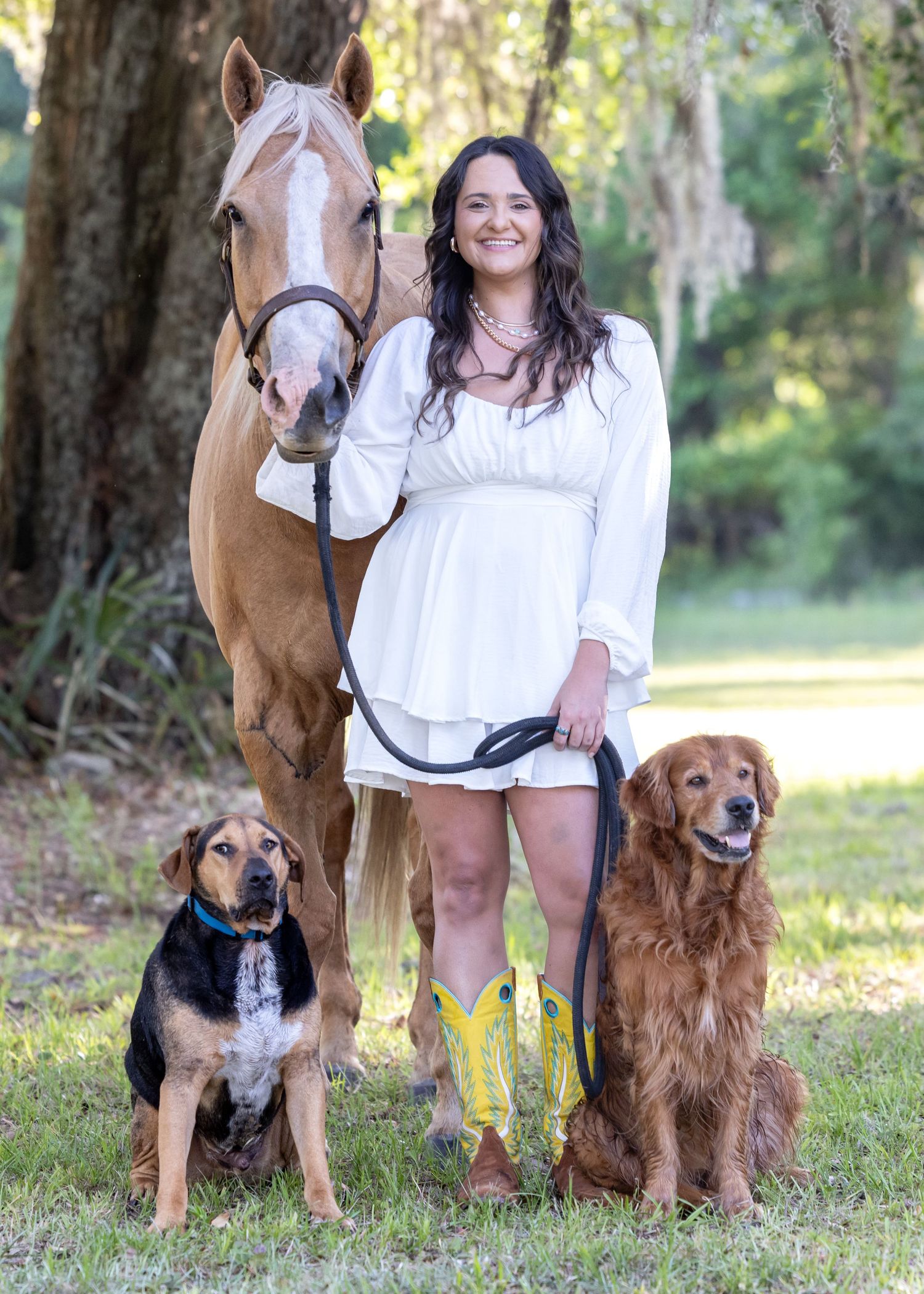 Late spring equestrian portrait session at a farm in Brooker Fl  under the beautiful north Florida oak trees. @Keli Wakeley Photography 2025