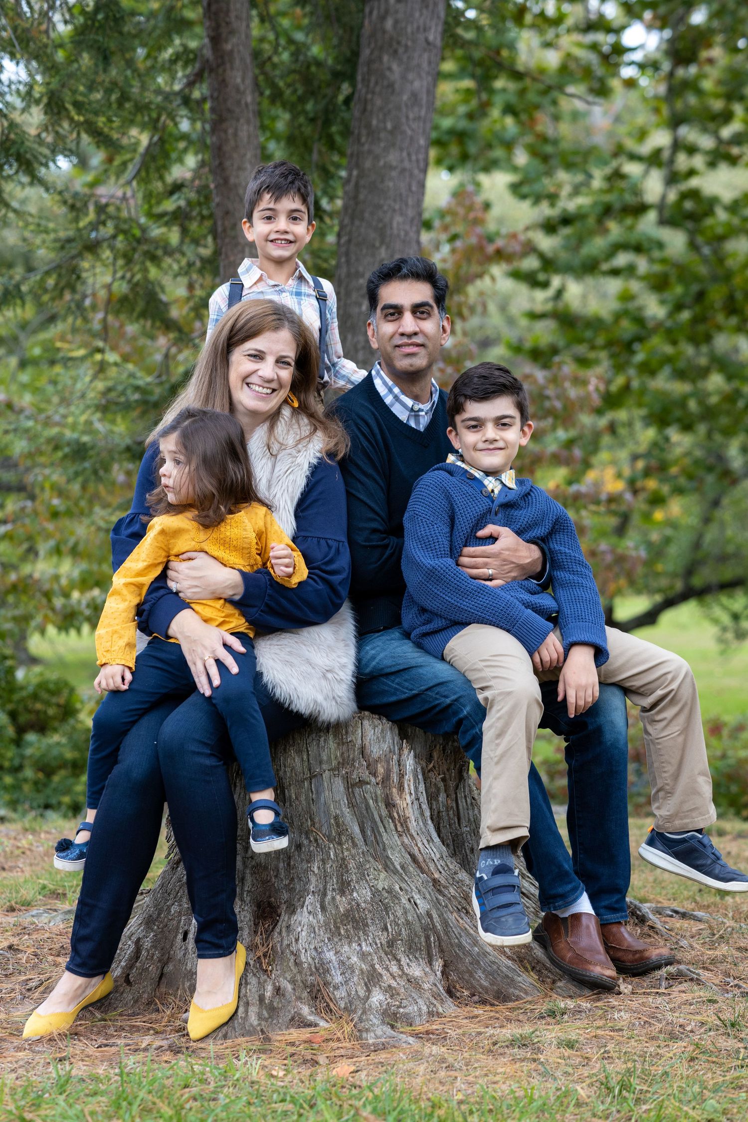 Family photo session in Jersey City — candid and natural portraits with NYC skyline views.