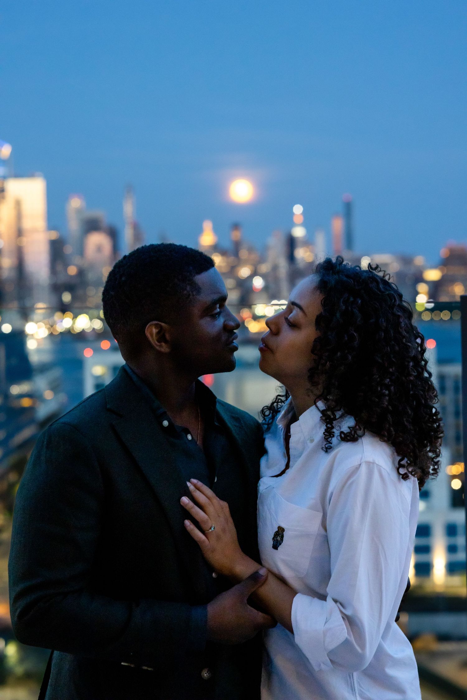 Cozy winter couples photoshoot in Hoboken – Professional Valentine's Day portraits in North Jersey