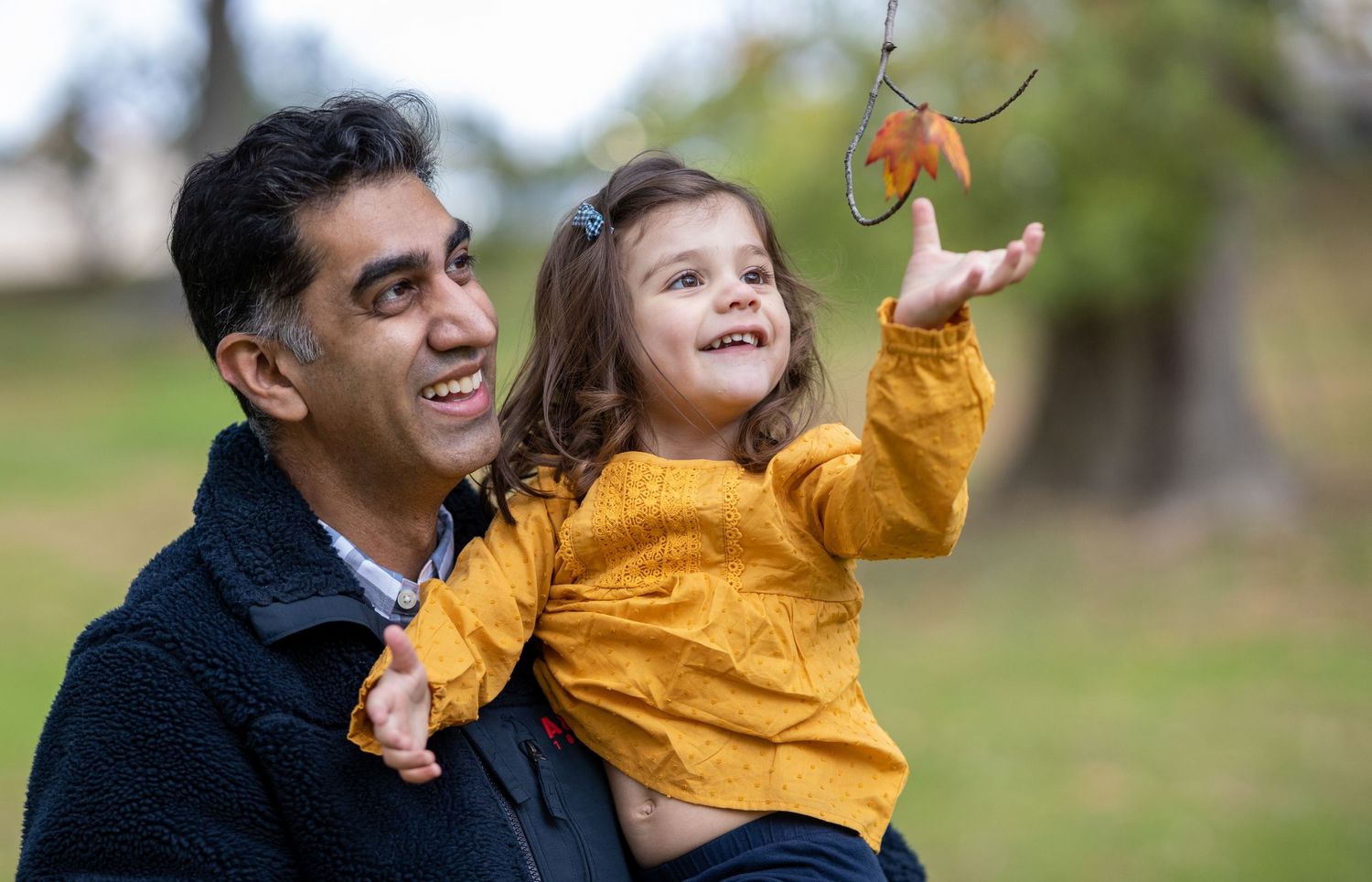 Family photo session in New York City — candid, natural portraits in an urban setting.