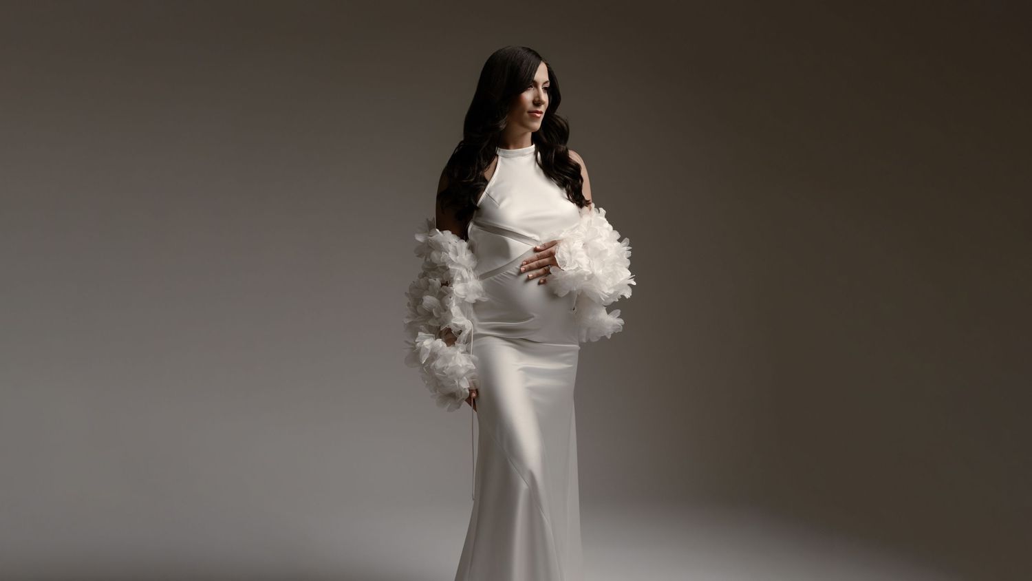 elegant portrait of a pregnant women captured by a Michigan maternity photographer