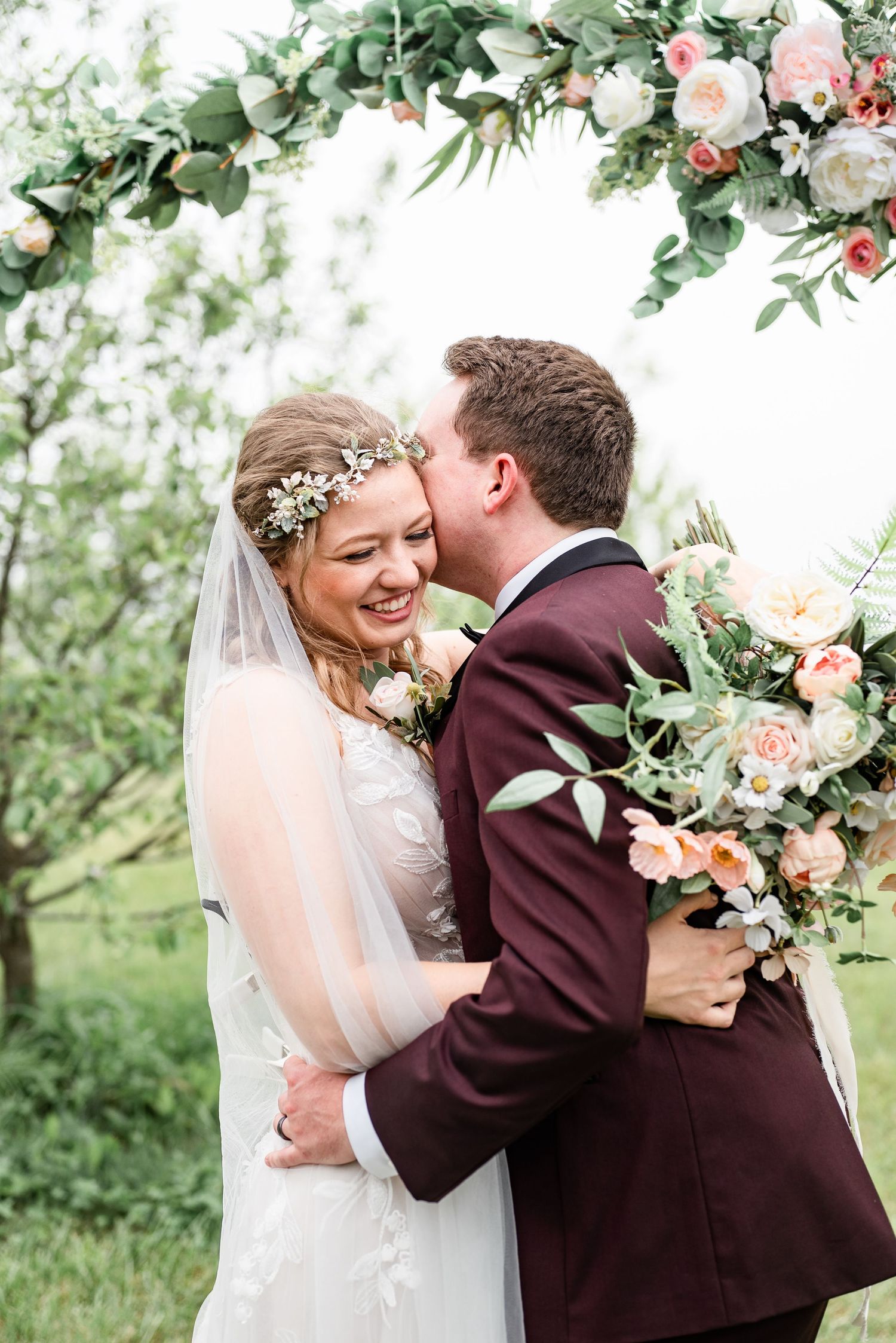 Rolla, MO wedding photographer. Timeless authentic elegant film inspired true color light airy classic photography.
