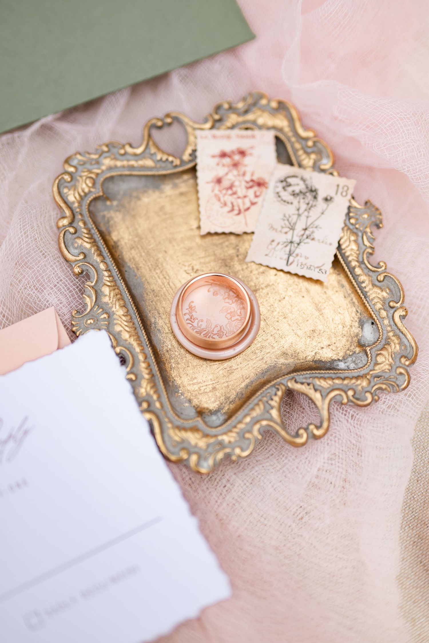 Rolla, MO wedding photographer. Timeless authentic elegant film inspired true color light airy classic photography.