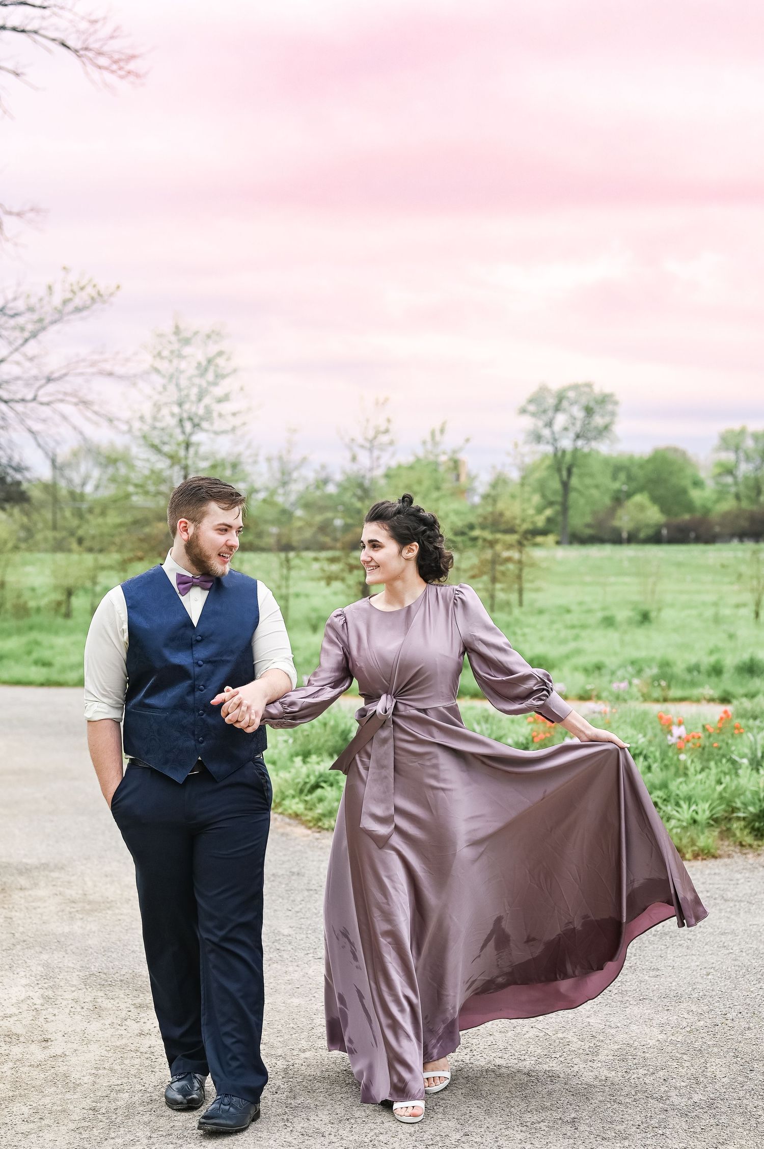 Rolla, MO wedding photographer. Timeless authentic elegant film inspired true color light airy classic photography.
